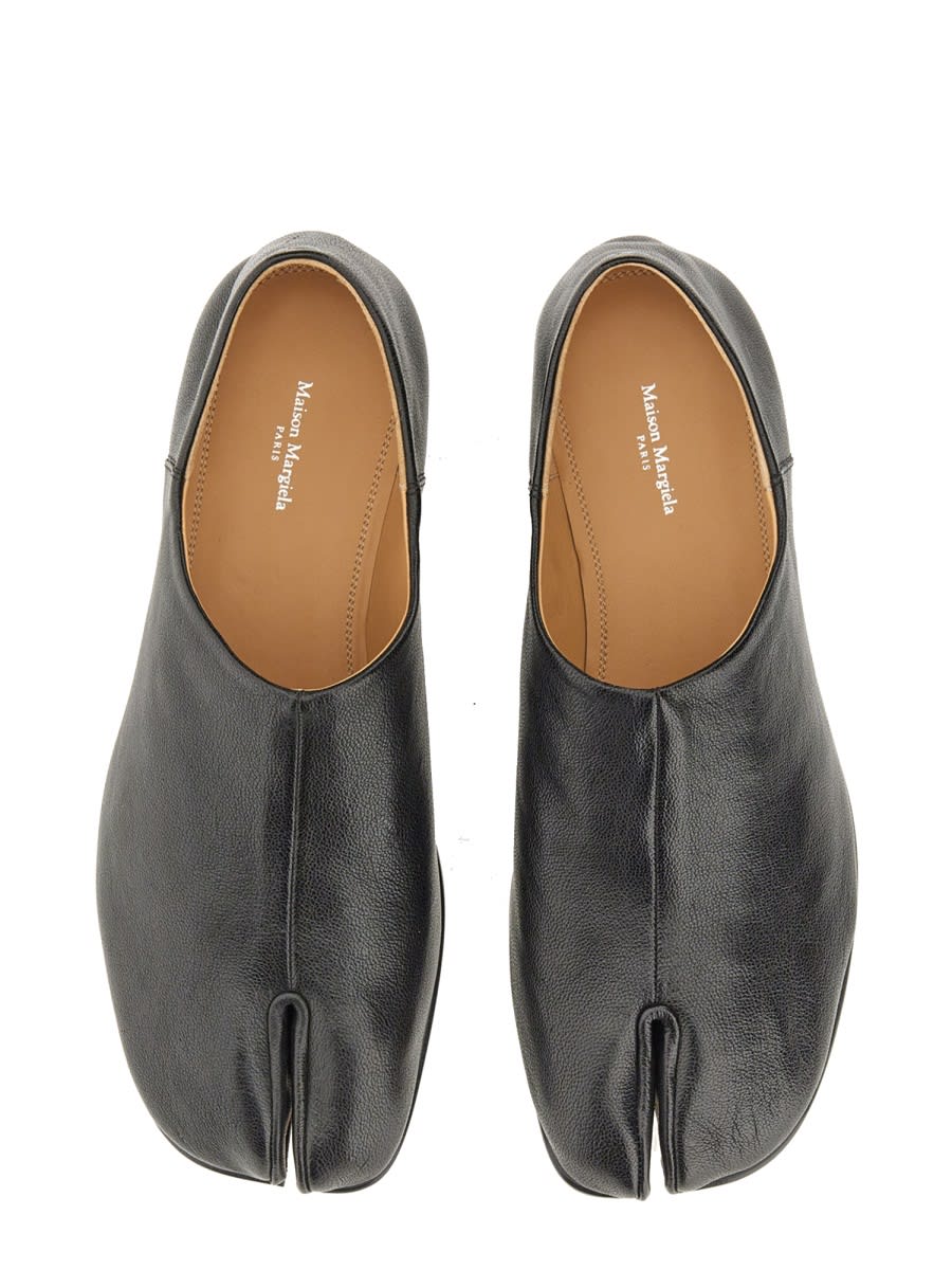 Shop Maison Margiela Tabi Flat Without Laces In Black