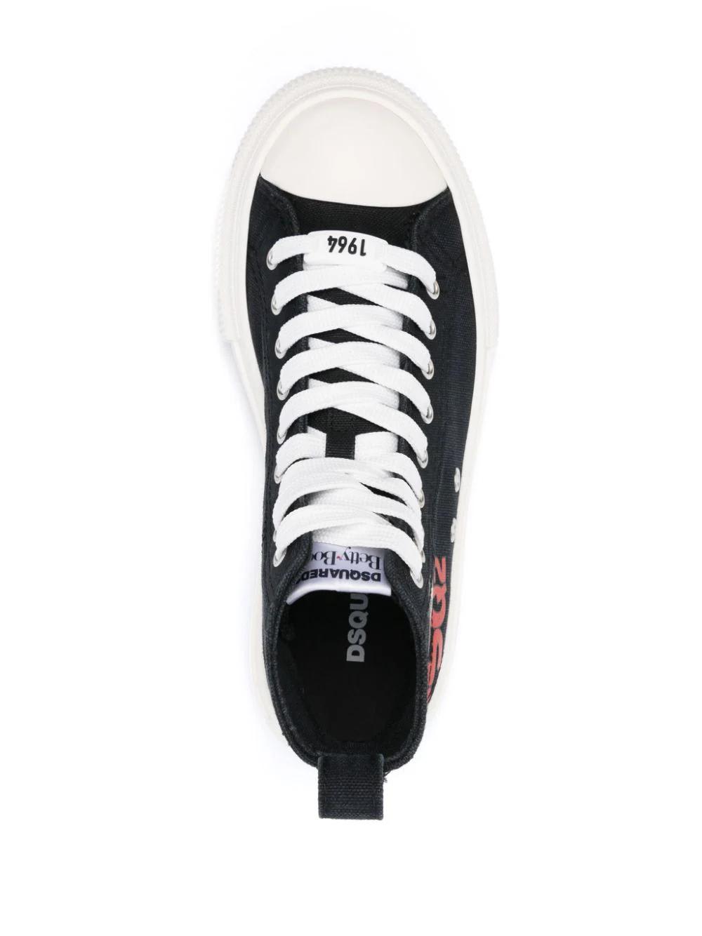 Shop Dsquared2 Betty Boop Berlin Sneakers In Nero