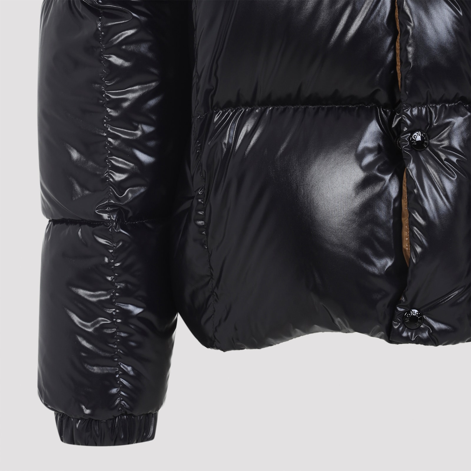Moncler Parana Glossy Hooded Short Down Jacket Clothing In Black