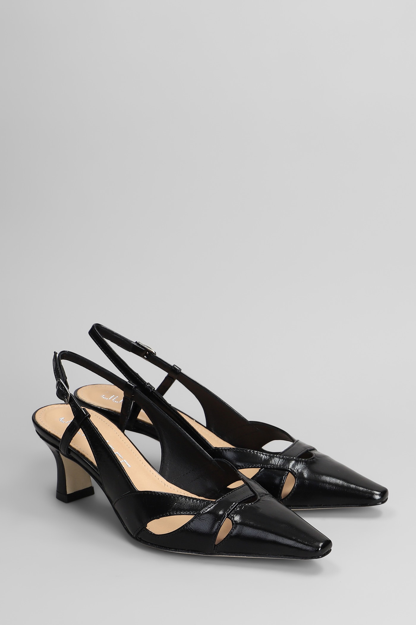 Julie Dee Pumps In Black Leather In Black