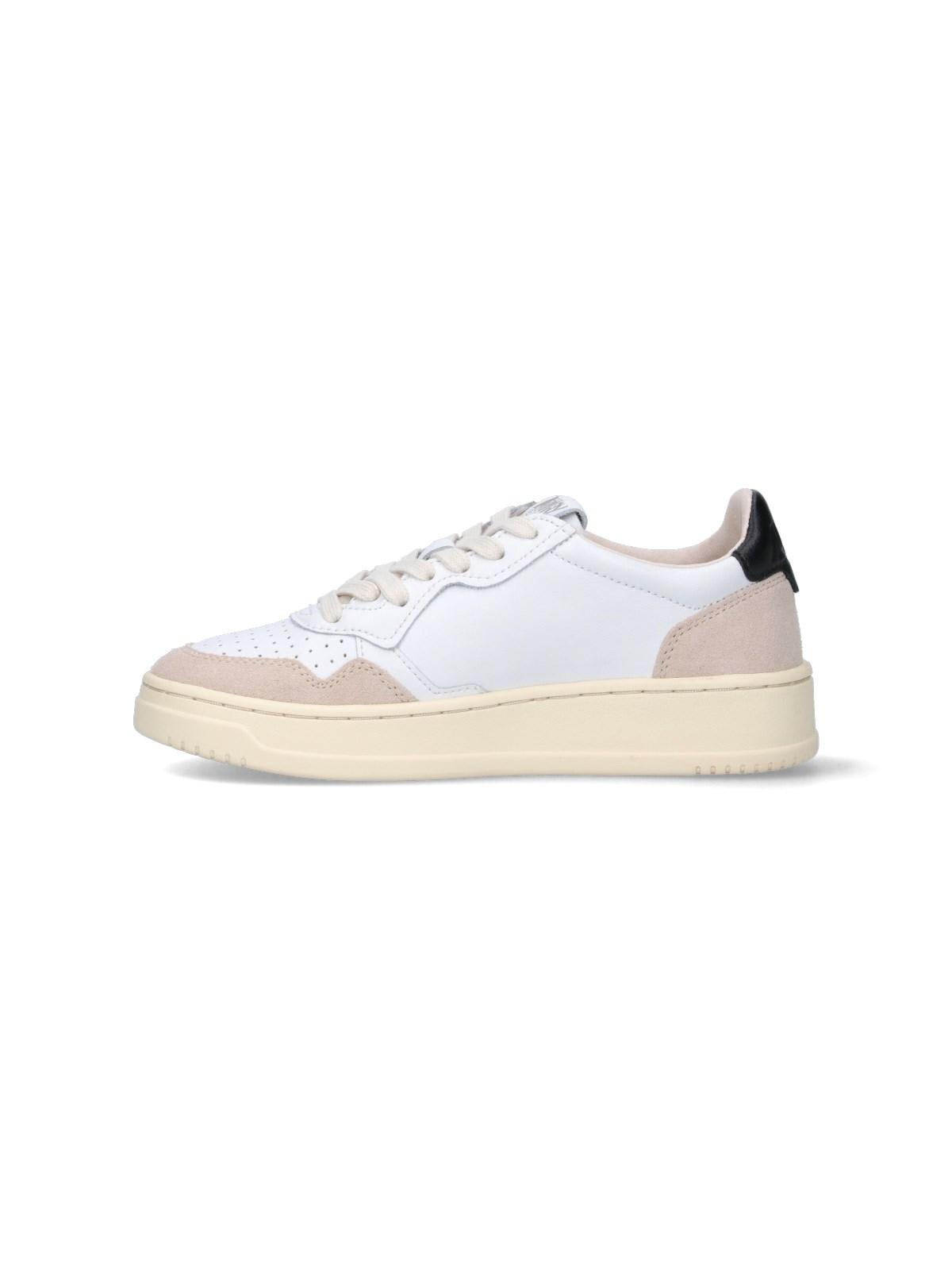 Shop Autry Low Medalist 01 Sneakers In White