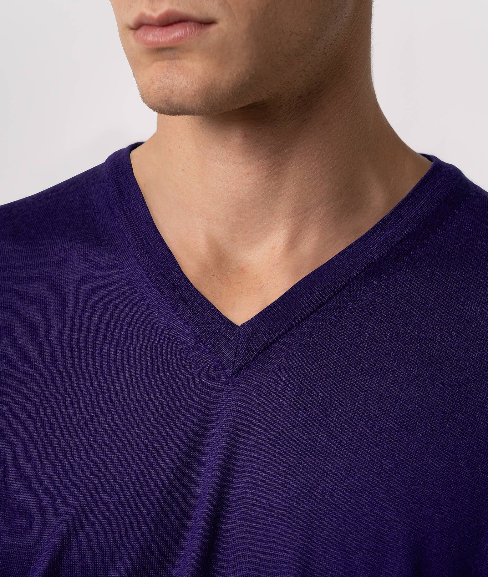 Larusmiani V-neck Sweater Pullman Sweater In Purple