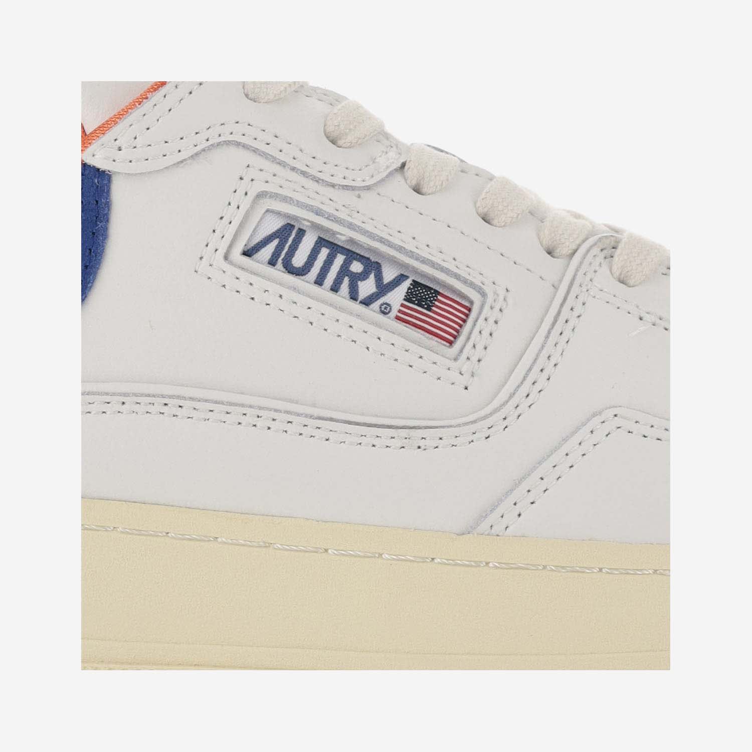 Shop Autry Sneakers Clc In Bianco