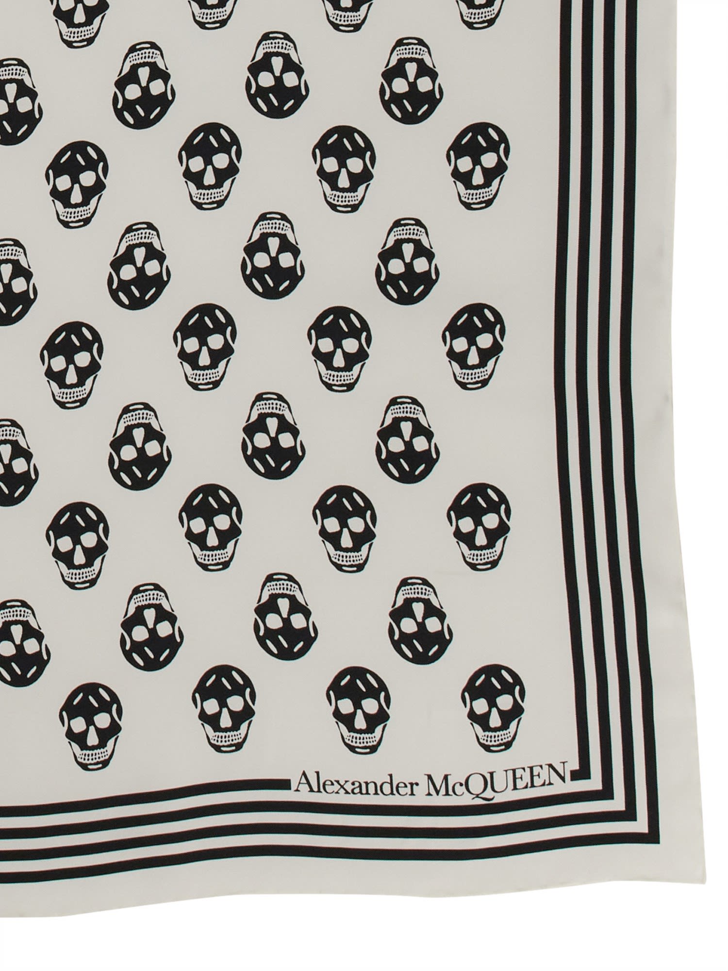 Alexander Mcqueen Skull Printed Frayed-edge Scarf In White
