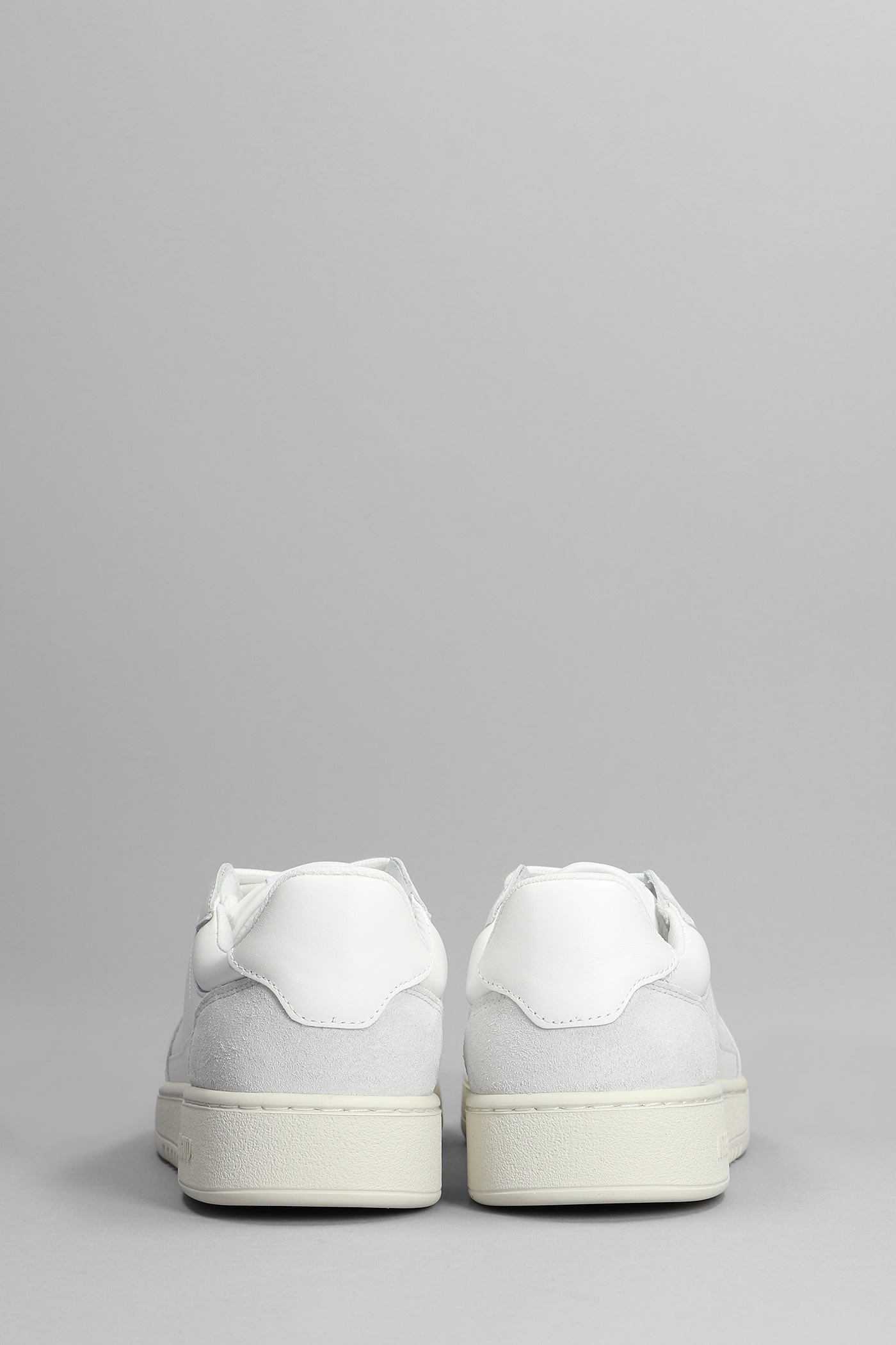 Shop Axel Arigato Dice Lo Sneakers In White Leather In Bianco