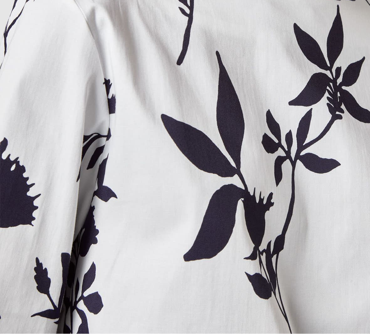 Shop Alpha Studio Tulip Print Cotton Blouse In White