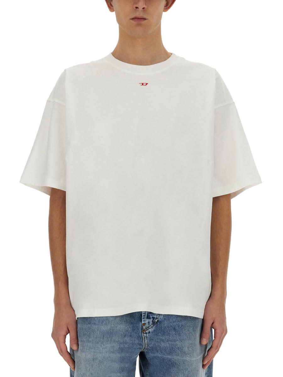 Shop Diesel T-shirt T-boxt-d In White