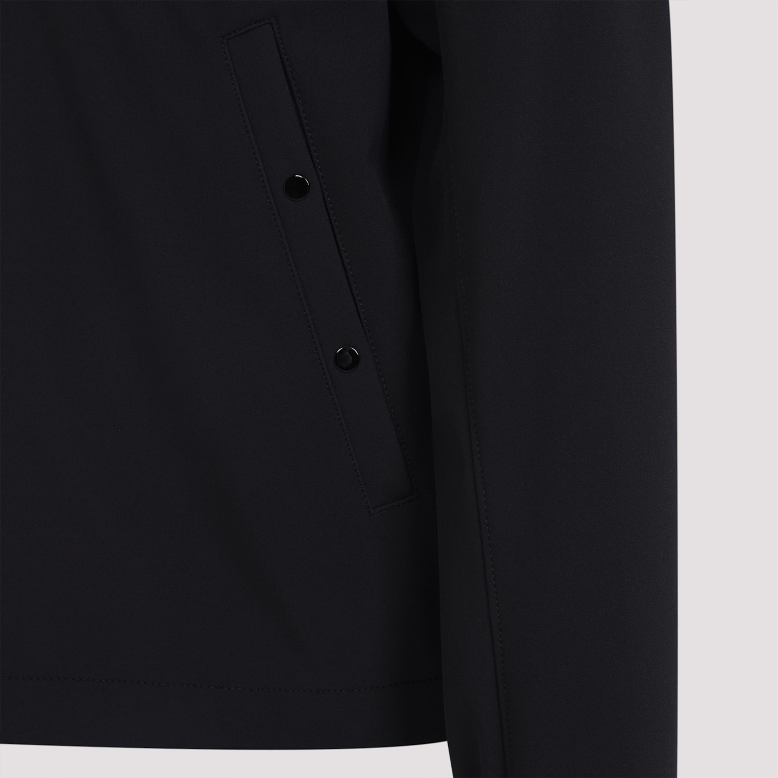 Stone Island Logo Zip-up Jacket In Black