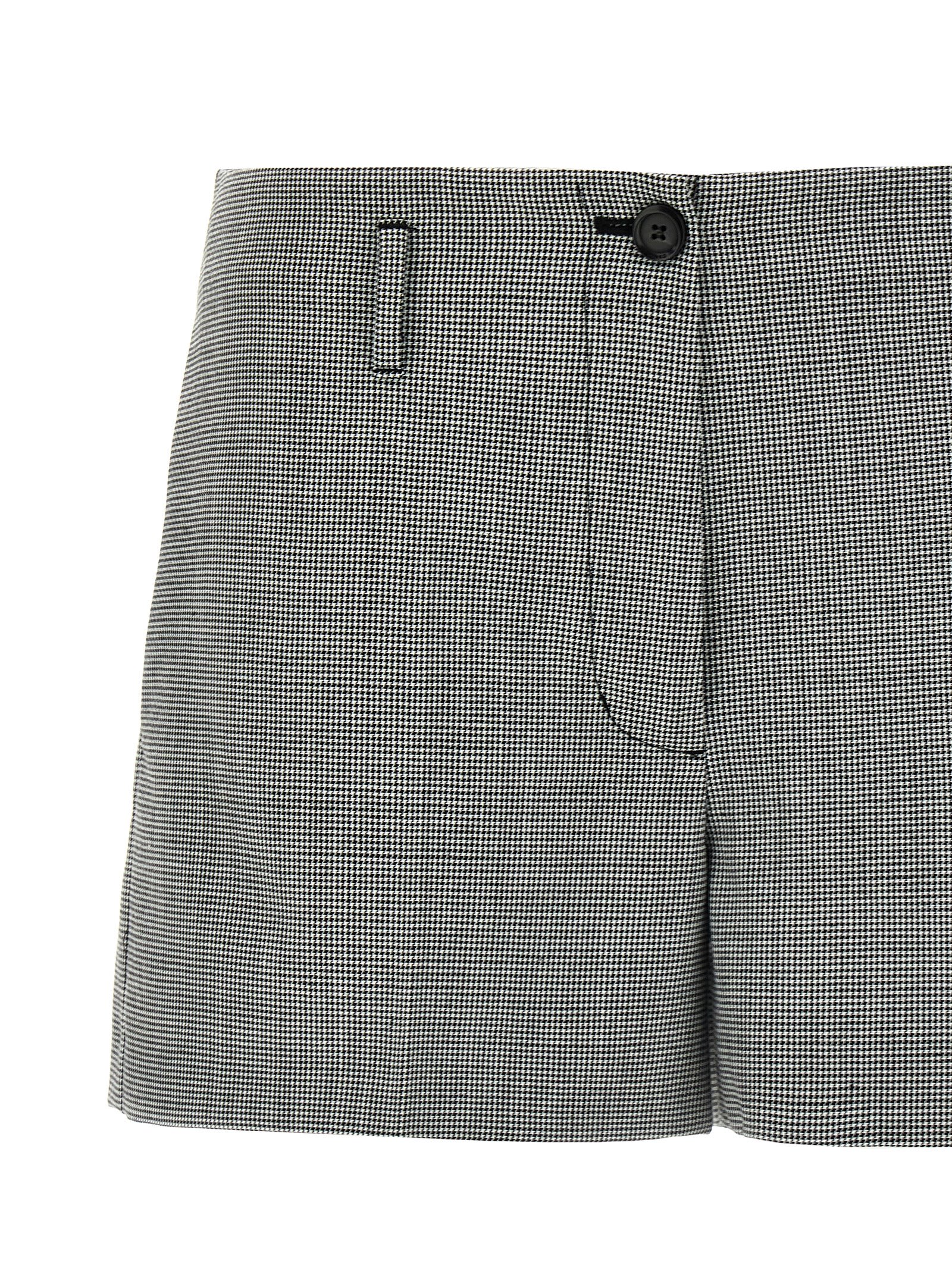 Pinko Nevi Shorts In White/black