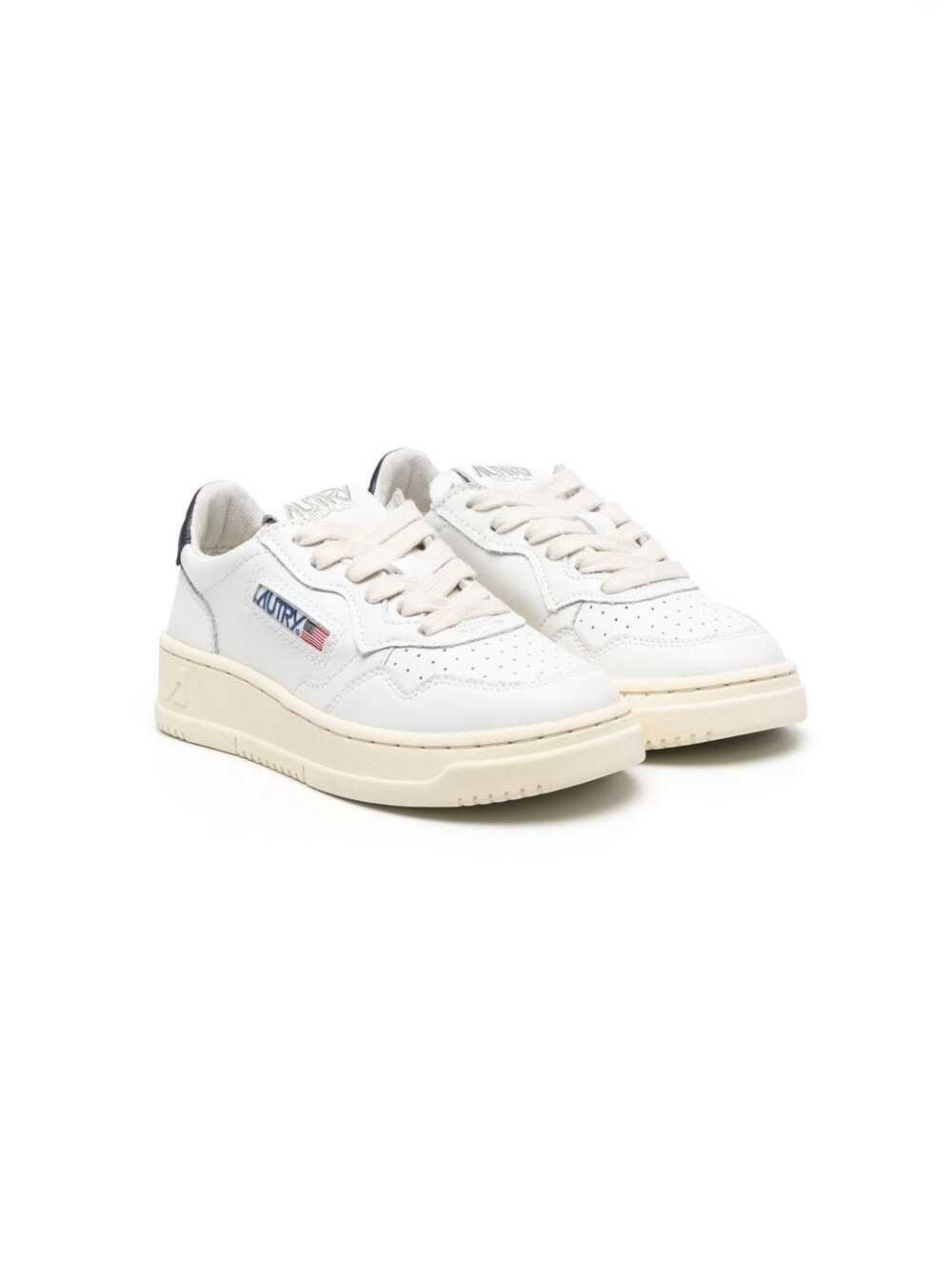 AUTRY WHITE MEDALIST LOW TOP SNEAKERS IN COW LEATHER
