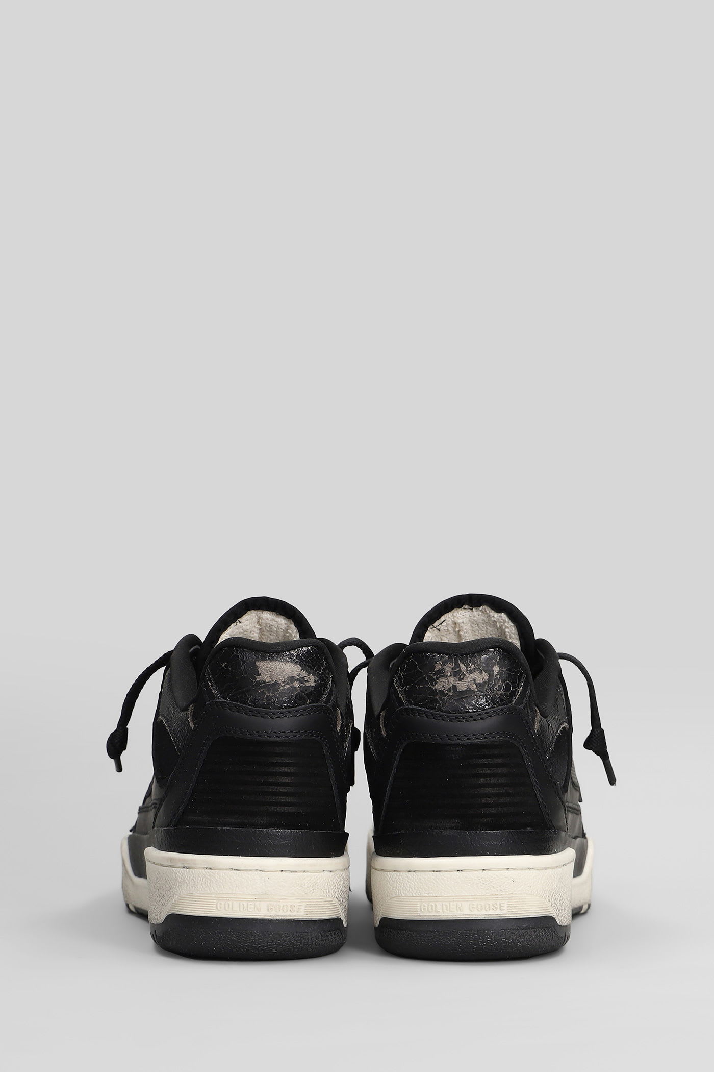 Golden Goose Low Top Leather Sneakers With Contrast Sole In Black