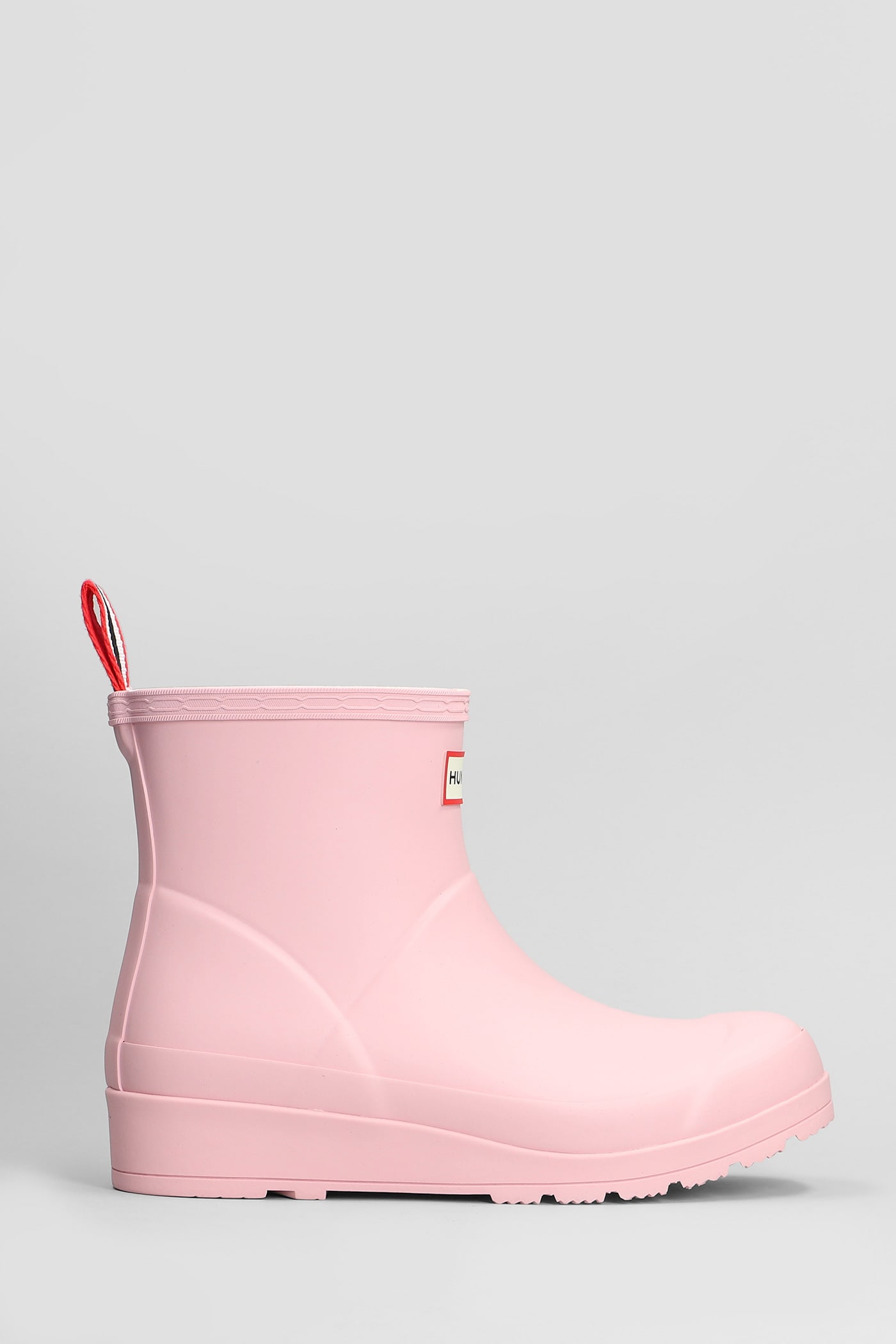 HUNTER PLAY BOOT SHORT LOW HEELS ANKLE BOOTS IN ROSE-PINK RUBBER/PLASIC 