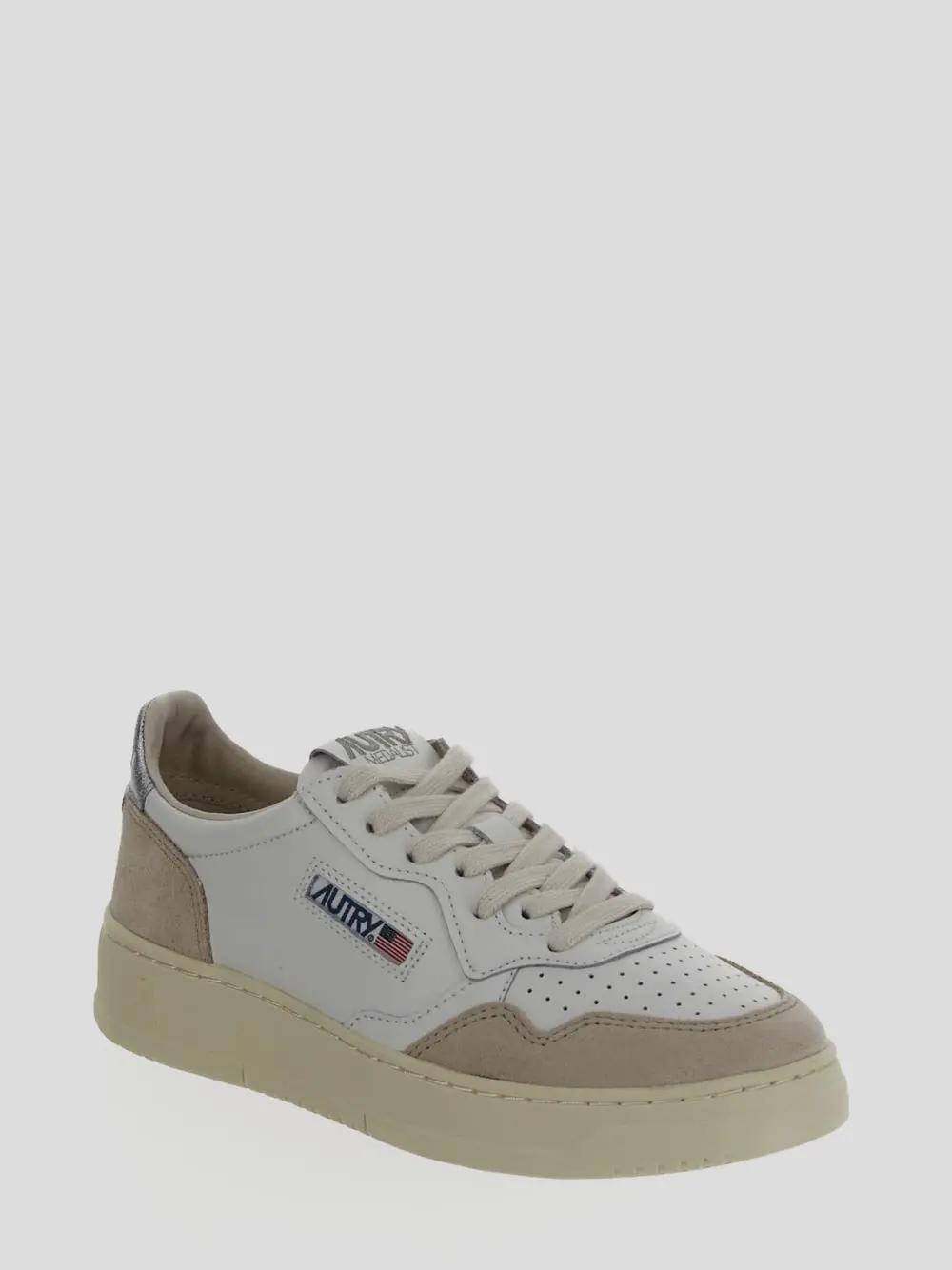 Autry Low Top Sneakers In Calf Leather And Suede