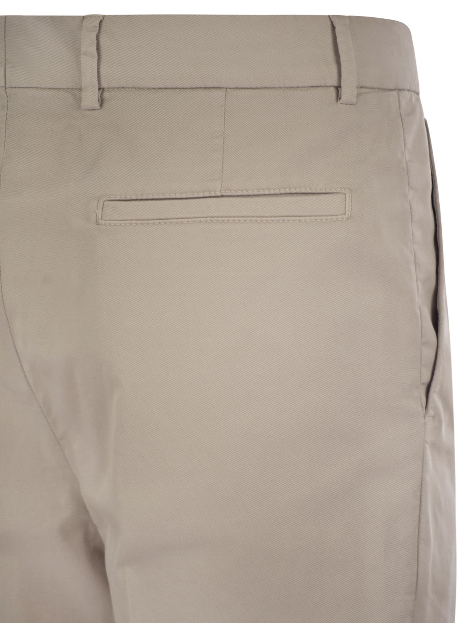 Brunello Cucinelli Comfortable Cotton Blend Trousers In Beige