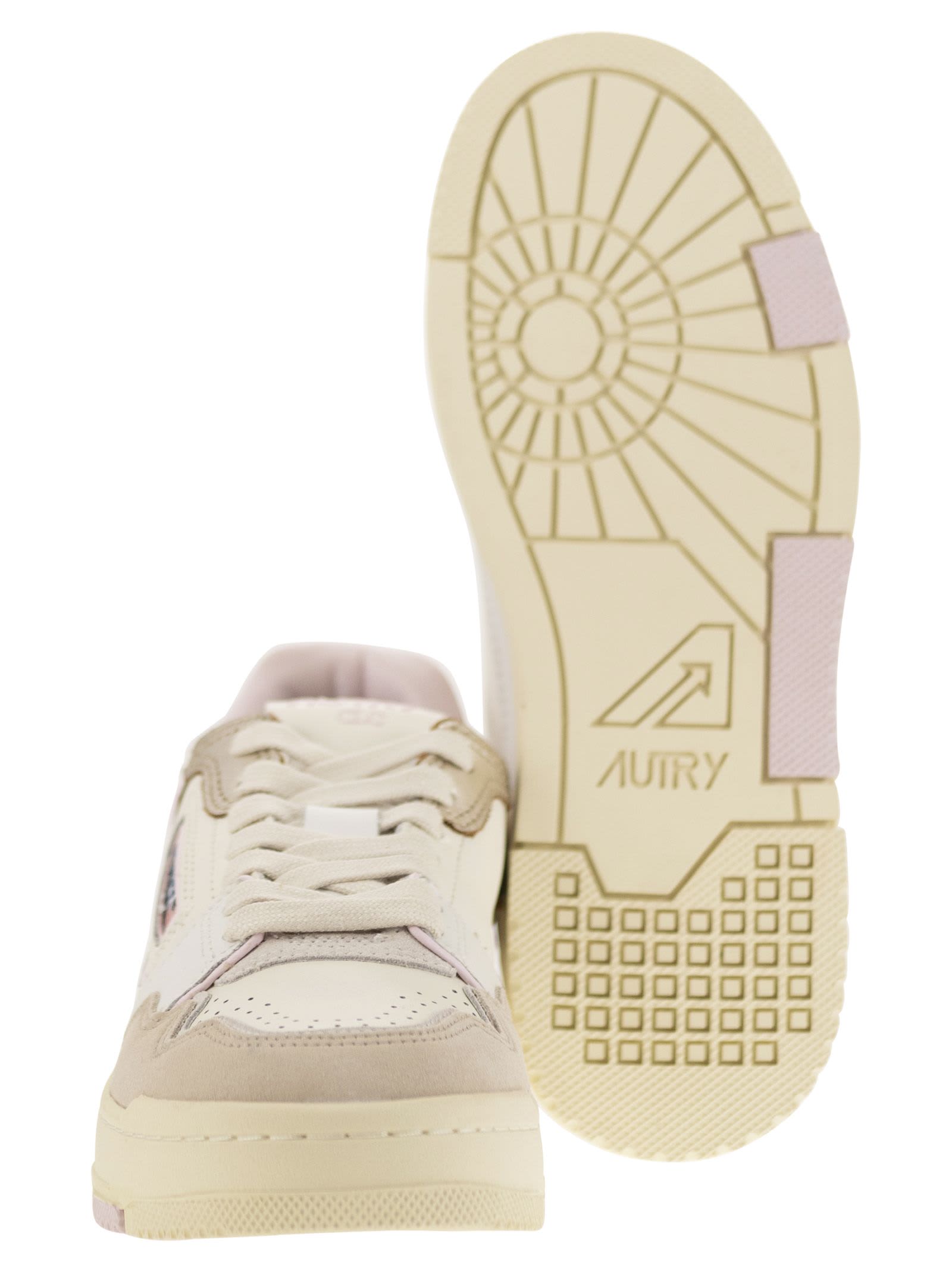 Shop Autry Clc - Womens Low Sneaker In White/pink