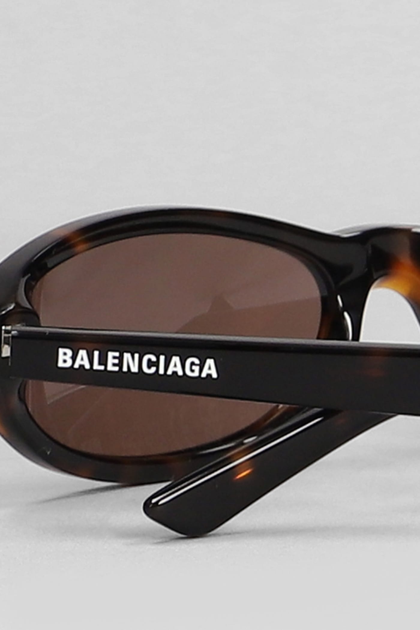 Shop Balenciaga Neo Round Sunglasses In Brown Acetate