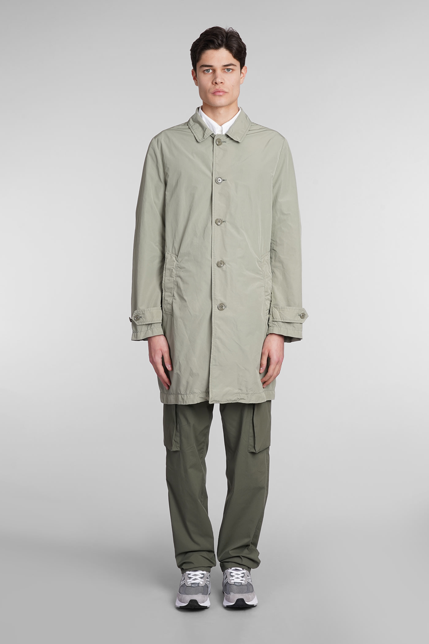 Long Sleeved Water-repellent Raincoat