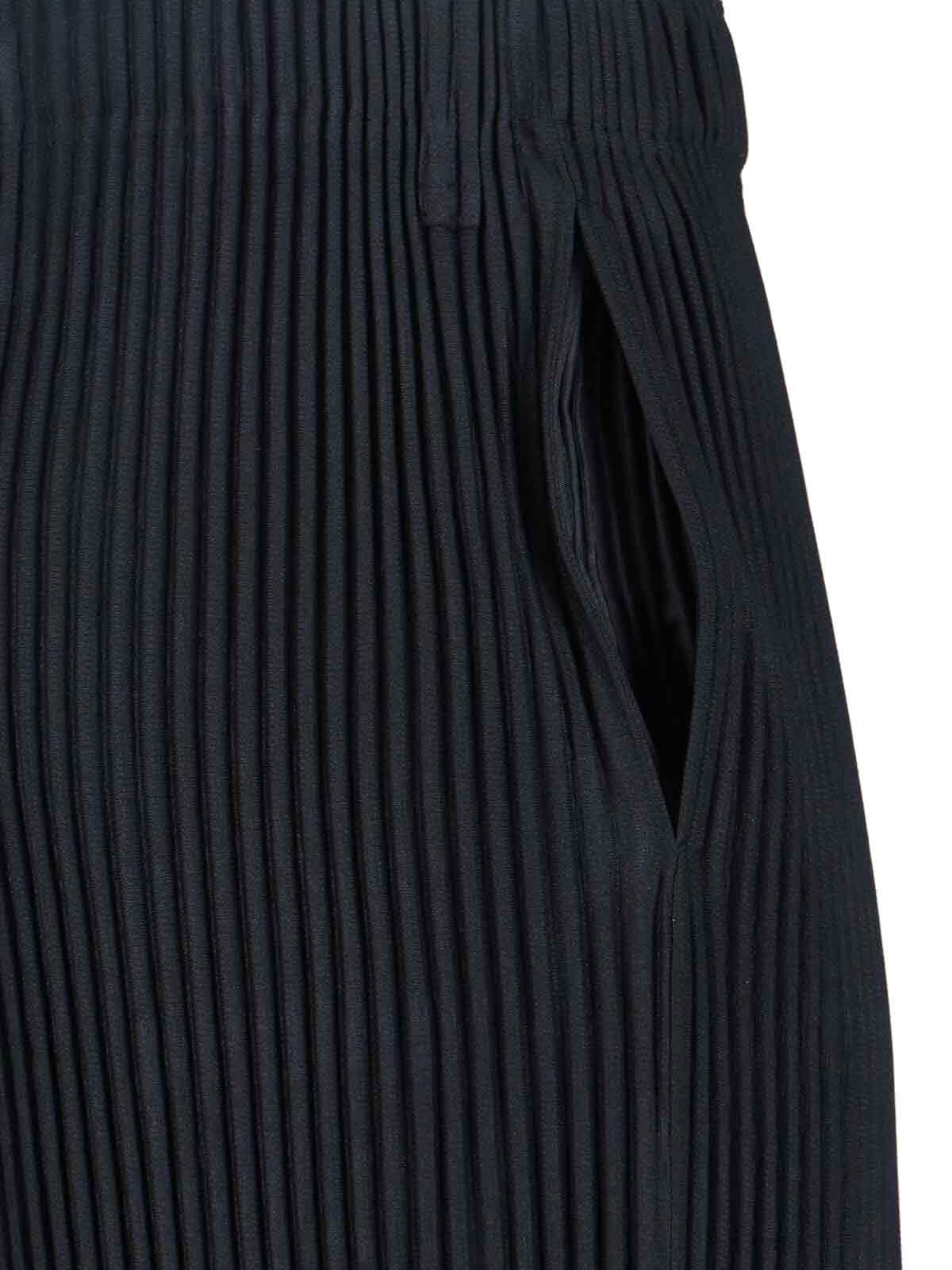 Issey Miyake Pleated Tapered Fit Casual Pants With Elastic Waistband In Black
