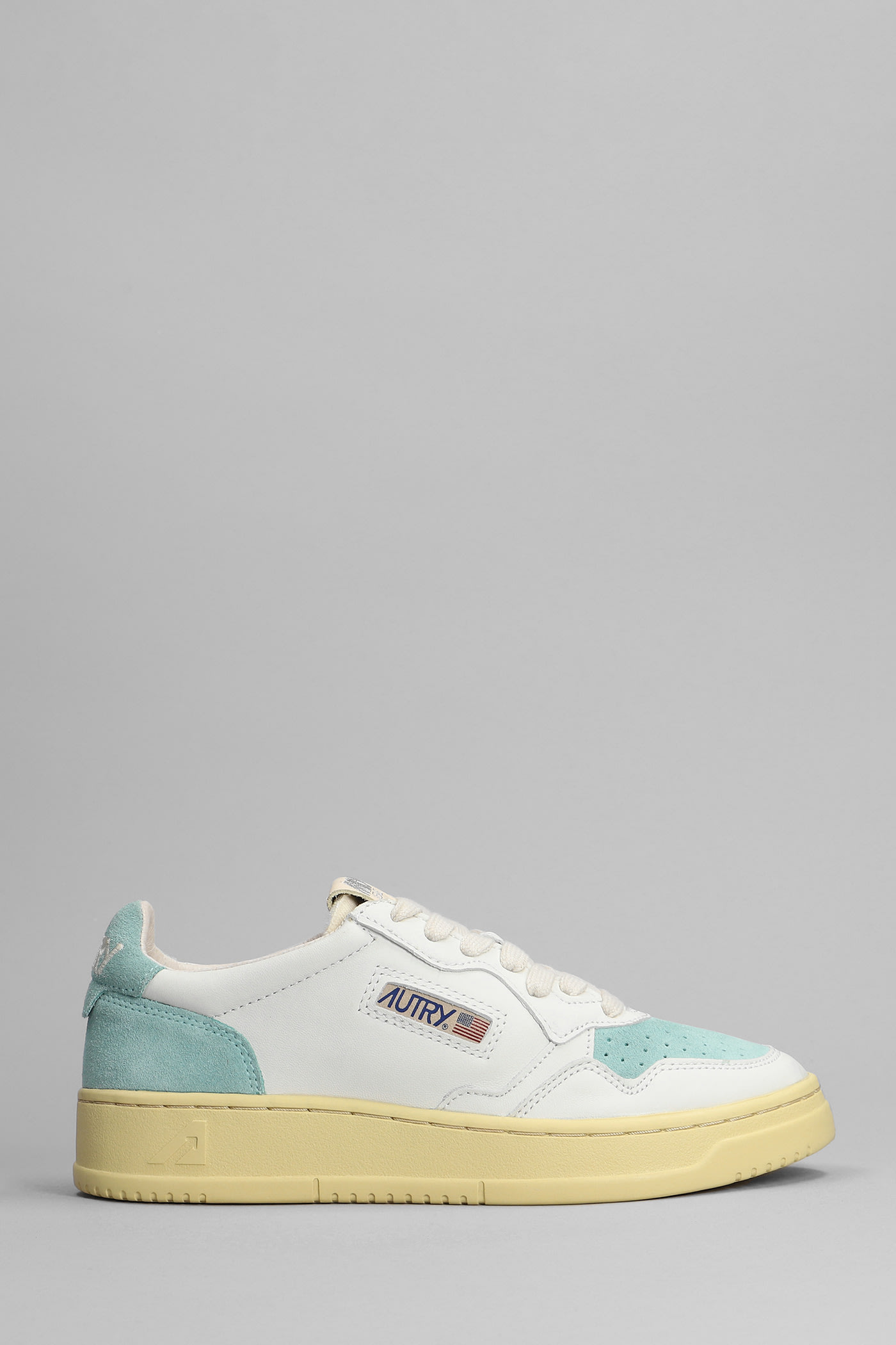 Shop Autry 01 Sneakers In White Suede And Leather In Illus