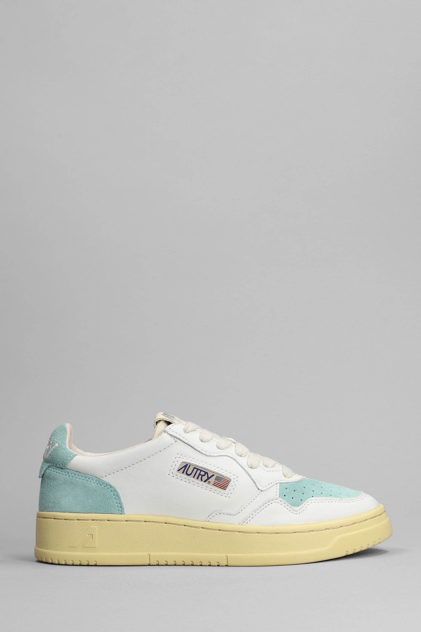 Autry Low 01 Sneakers In White
