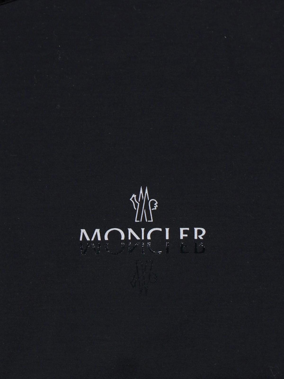 Shop Moncler Logo T-shirt In Black