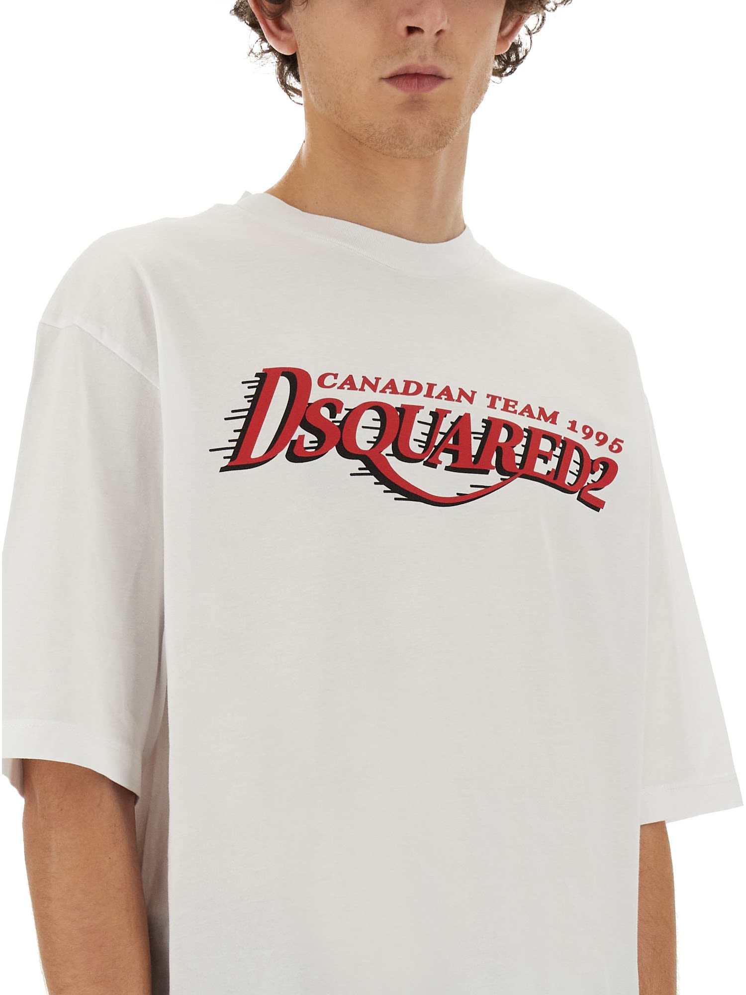 Shop Dsquared2 T-shirt With Logo In White/red