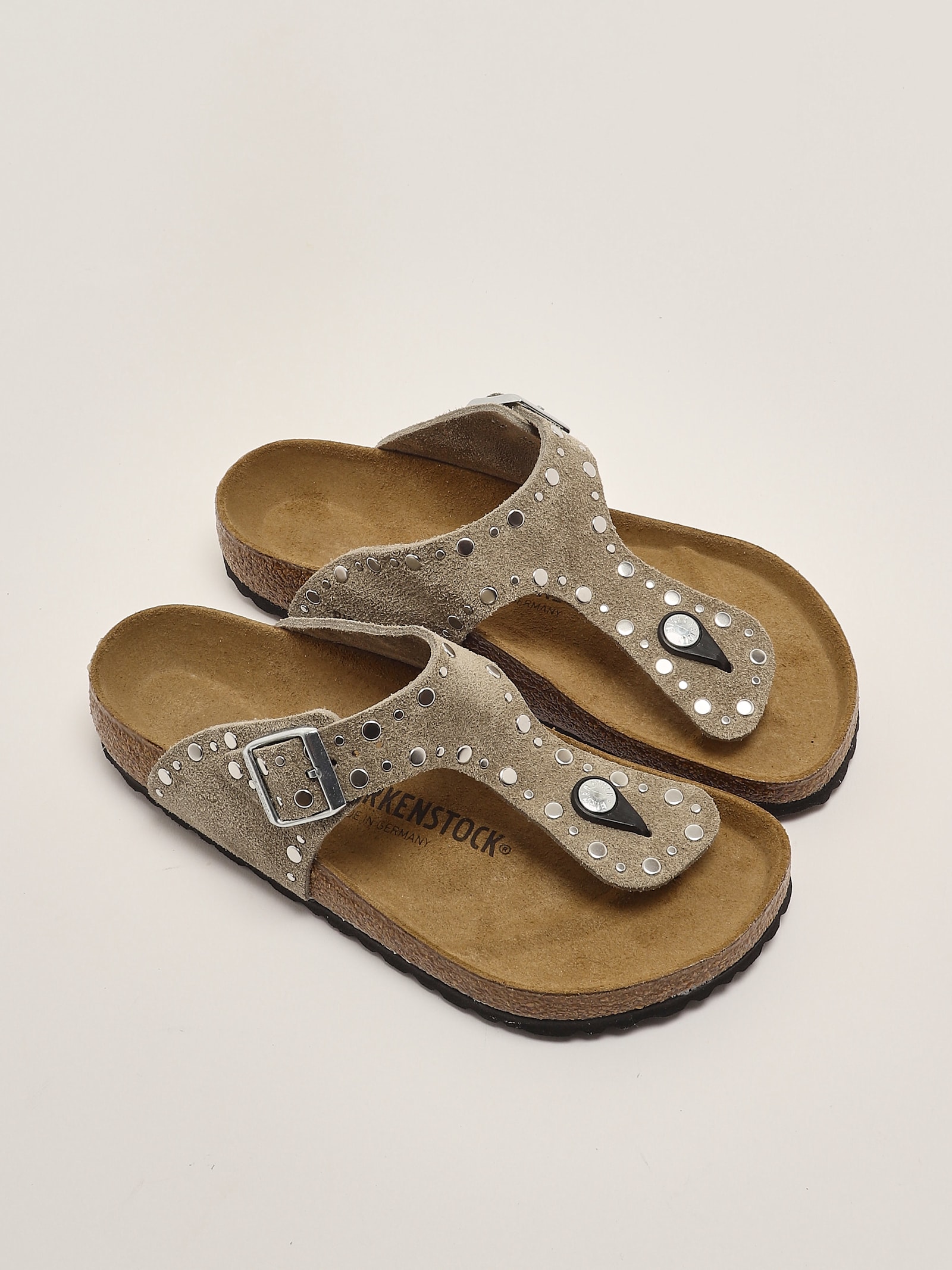 Birkenstock Gizeh Rivet Pelle Suede Sandal In Gray
