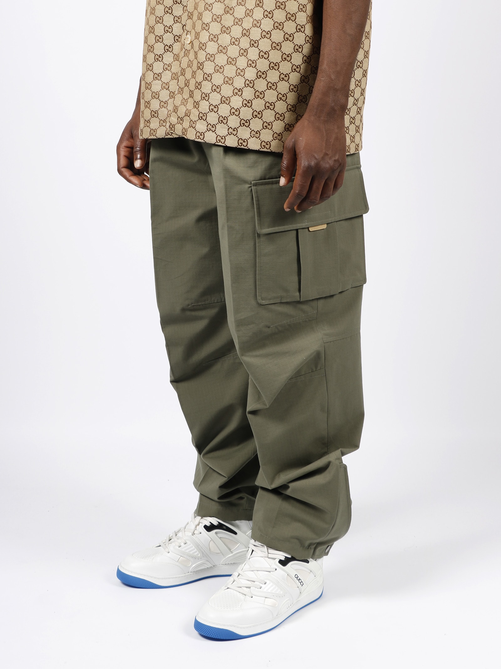 Gucci Brand-panel Side-epaulette Relaxed-fit Wide-leg Cotton Cargo Trousers  in Green for Men