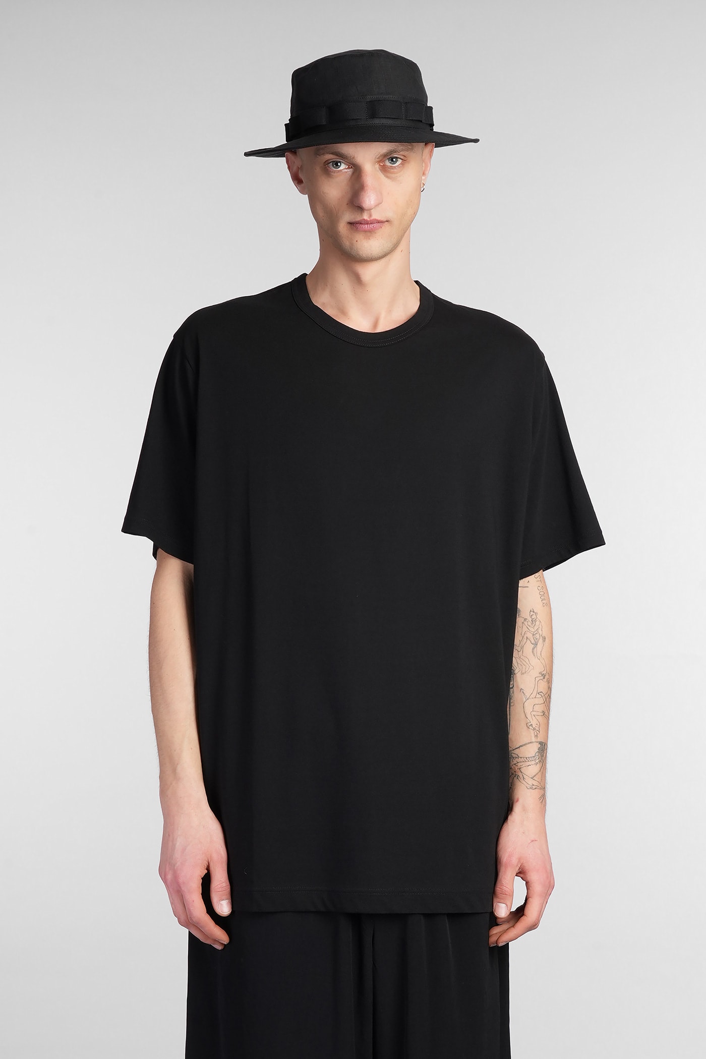 Shop Yohji Yamamoto T-shirt In Black Cotton