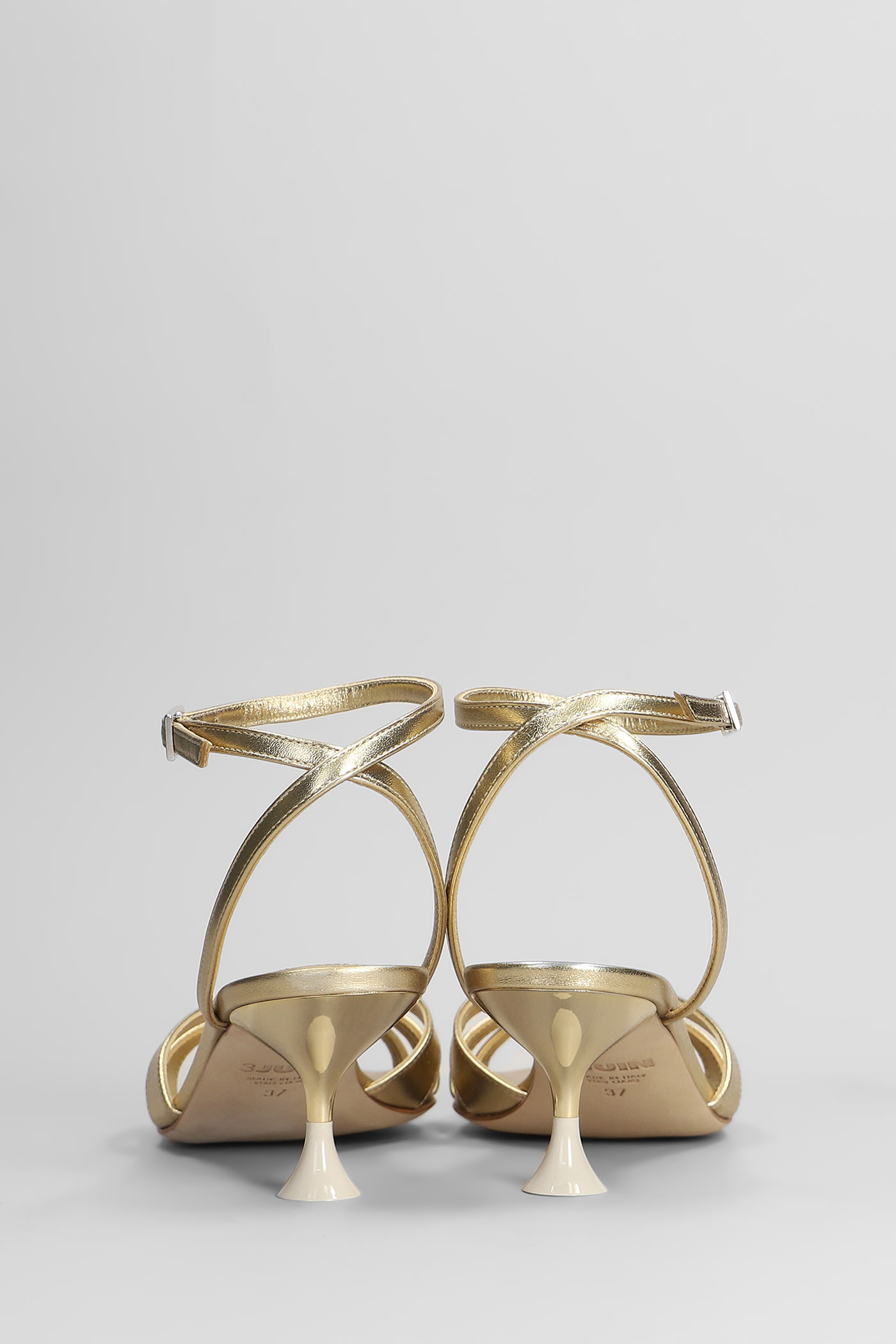 3juin Kyara 055 Sandals In Gold Leather In Gold