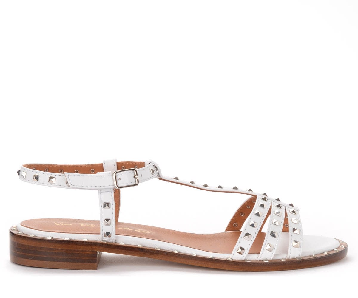 Via Roma 15 Sandals In White Leather With Silver Studs