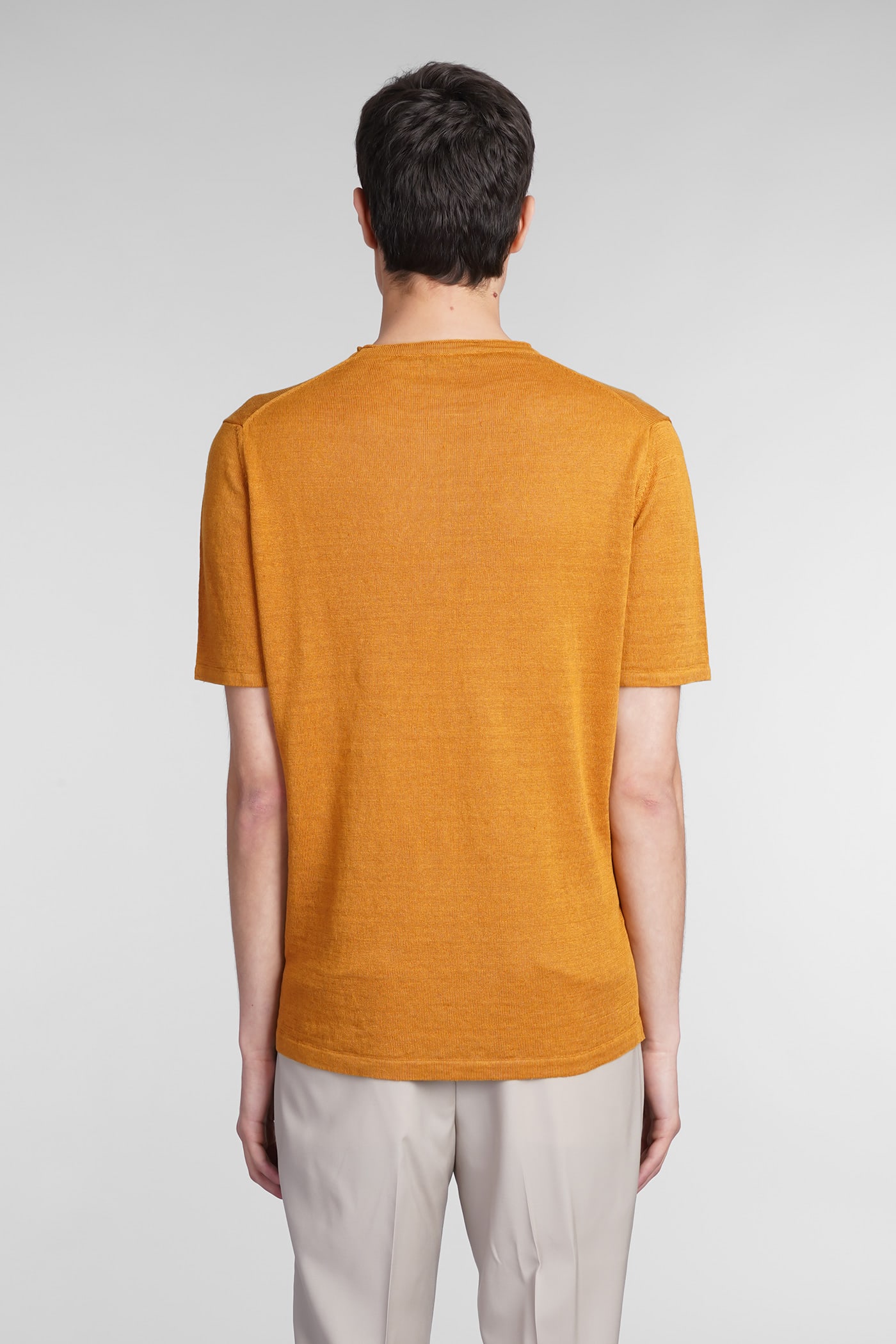 Shop Roberto Collina T-shirt In Orange Linen