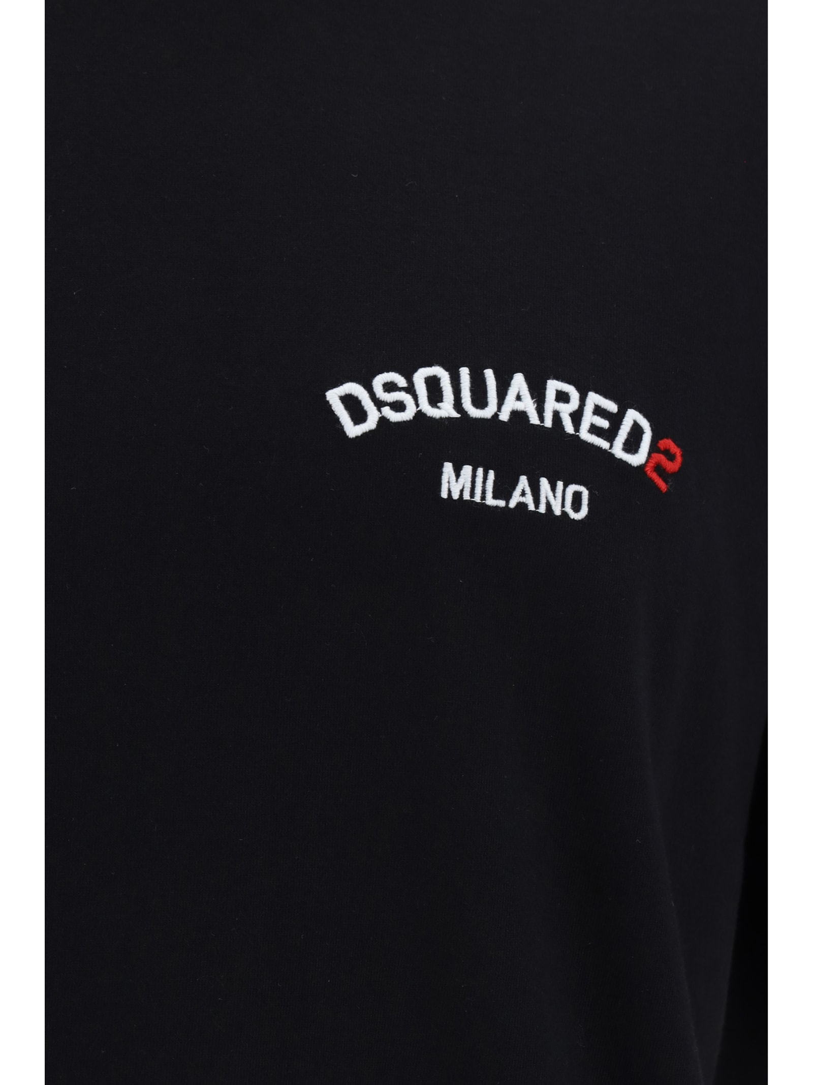 Shop Dsquared2 T-shirt In Black