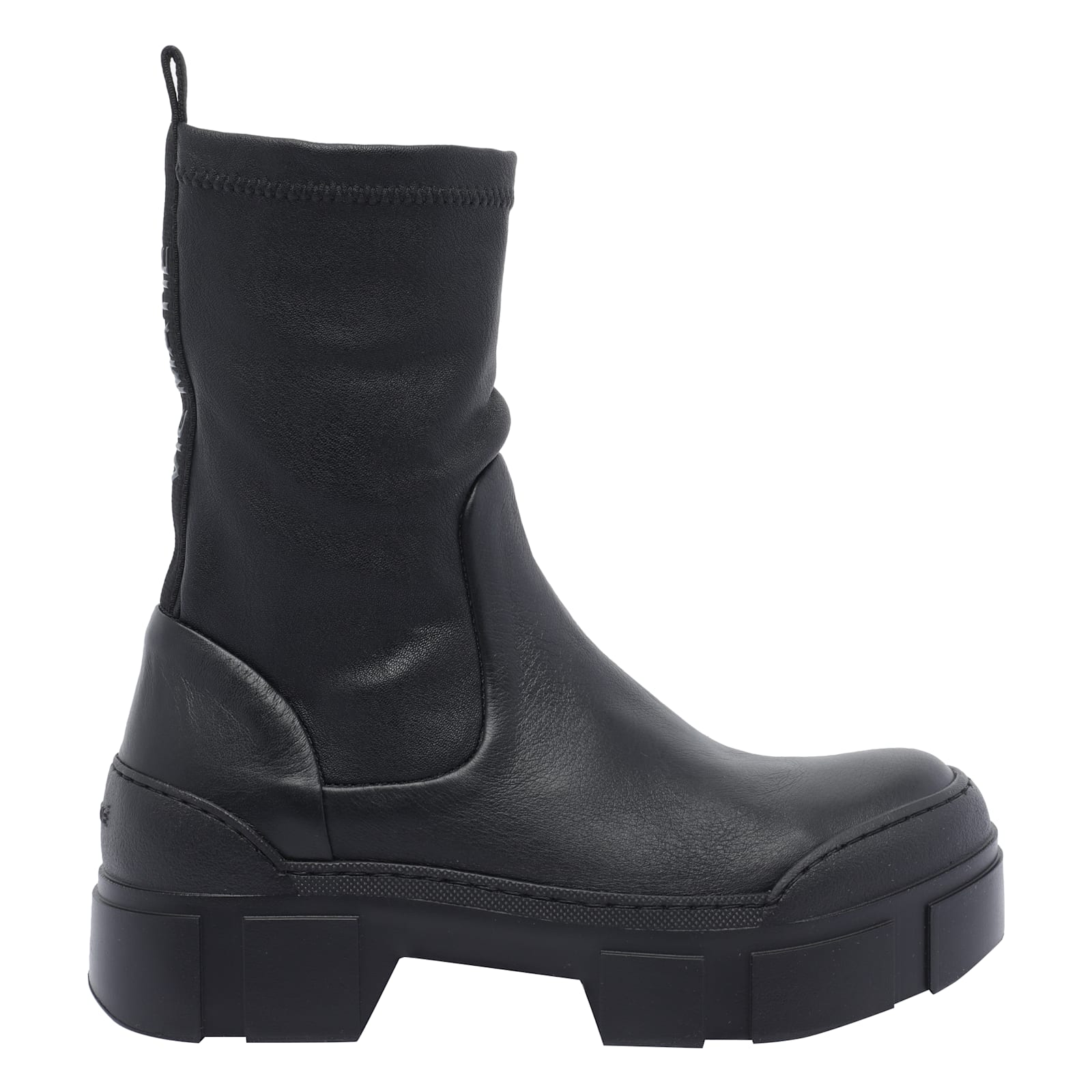 Vic Matie Travel Davison Booties In Black