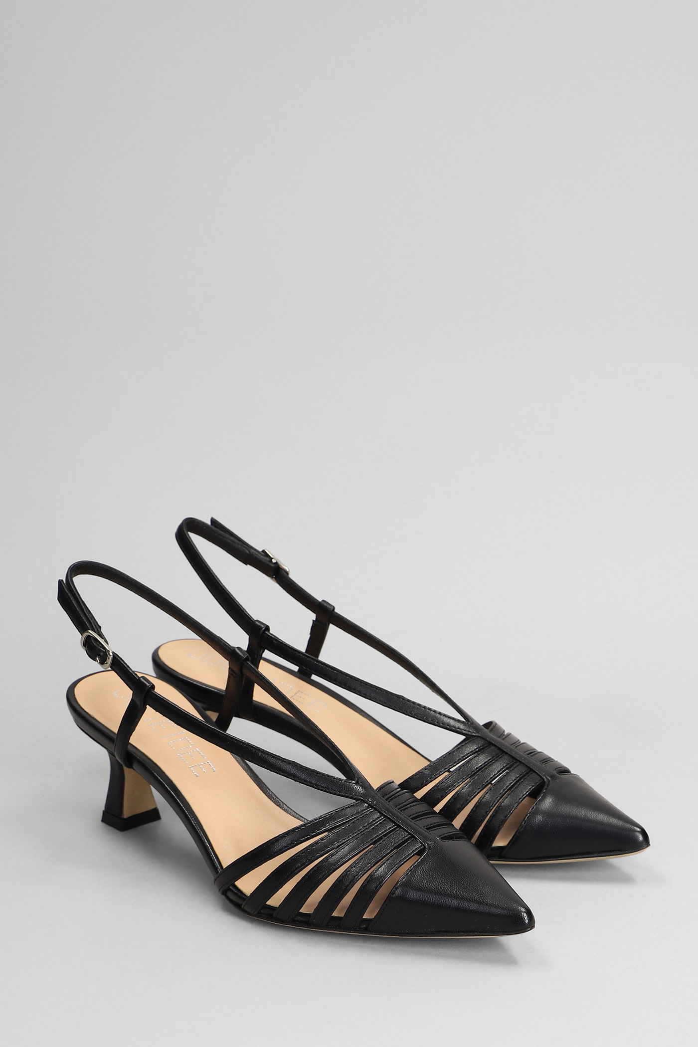 Julie Dee Pumps In Black Leather In Black