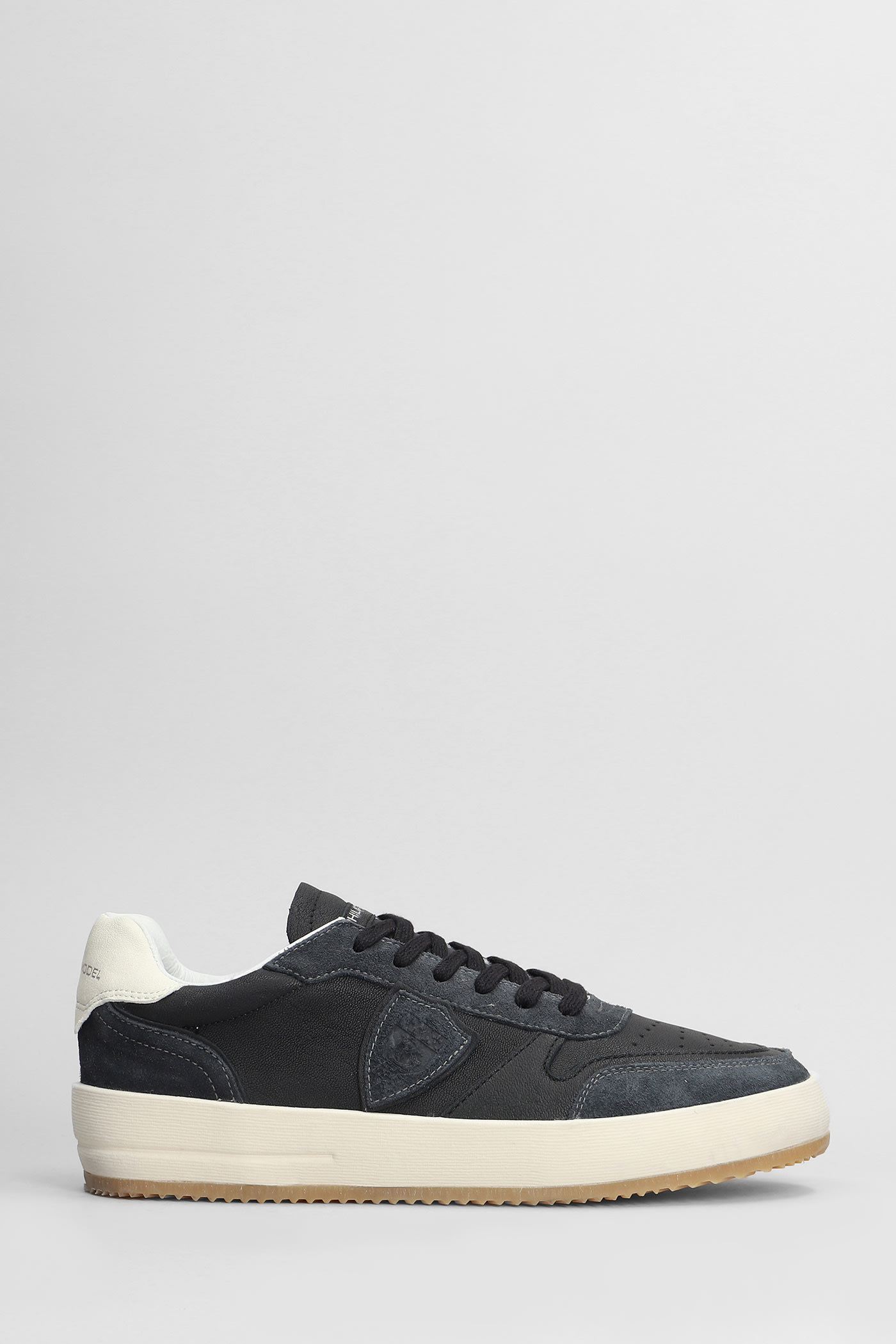 Nice Low Sneakers In Black Suede And Leather