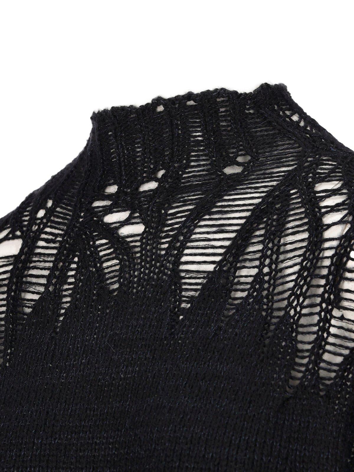 Chloé A Well-fitting Small High-necked Sweater In Black