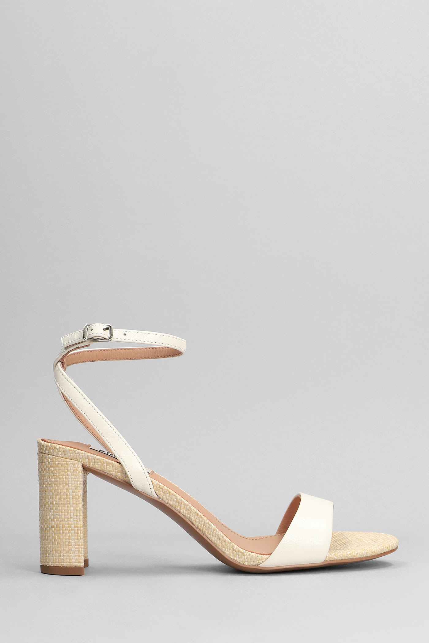 Aster Sandals In Beige Leather