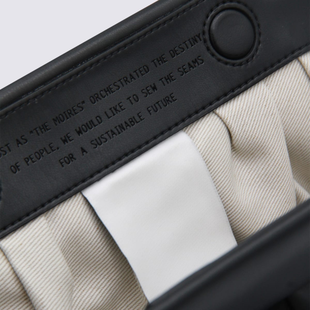Themoirè Black Tia Clutches In Black