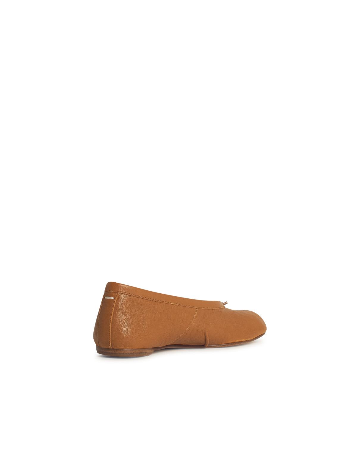 Shop Maison Margiela Tabi Ballet Flats In Brown