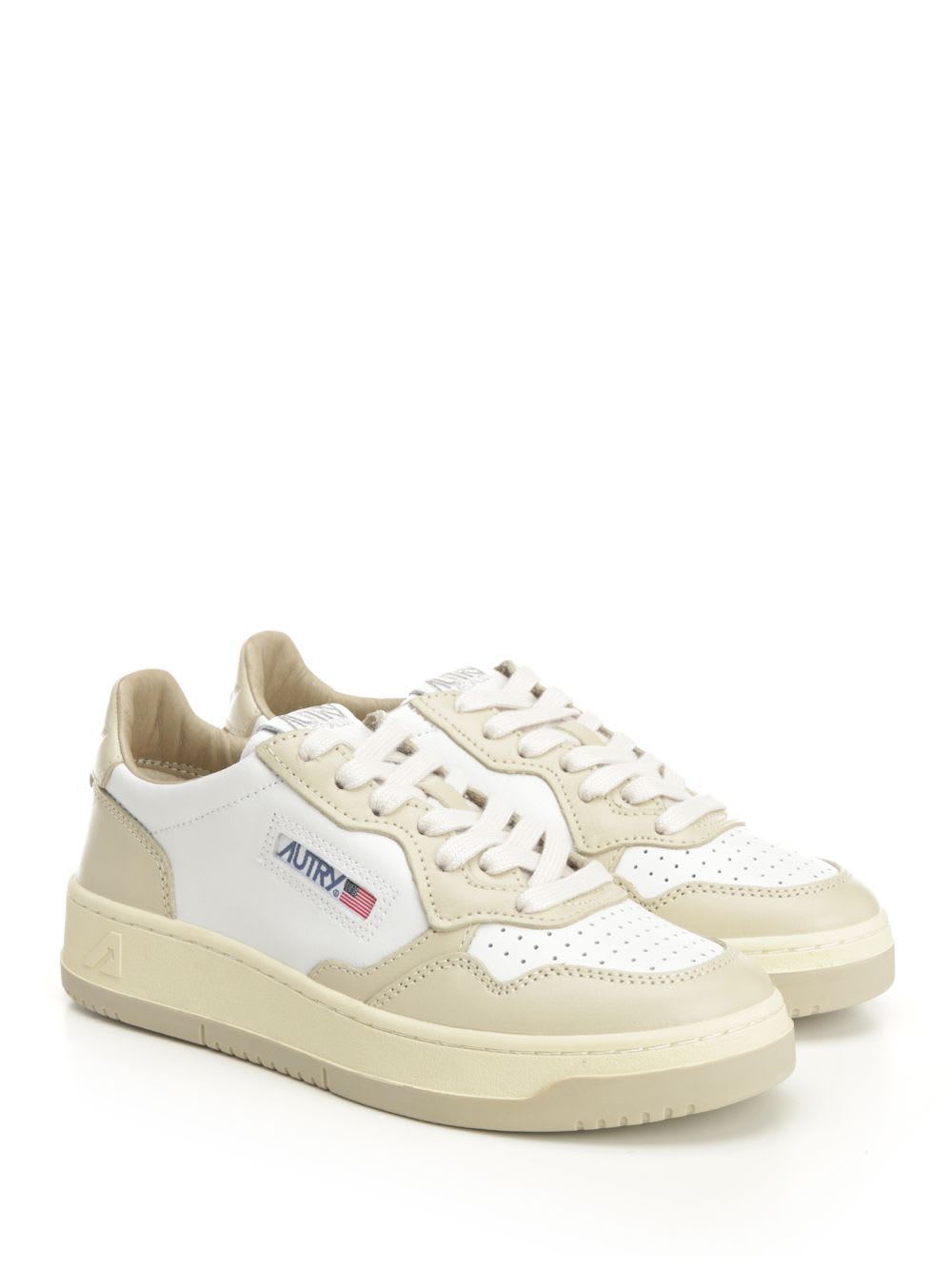 Autry Medalist Low-top Sneakers In Neutral