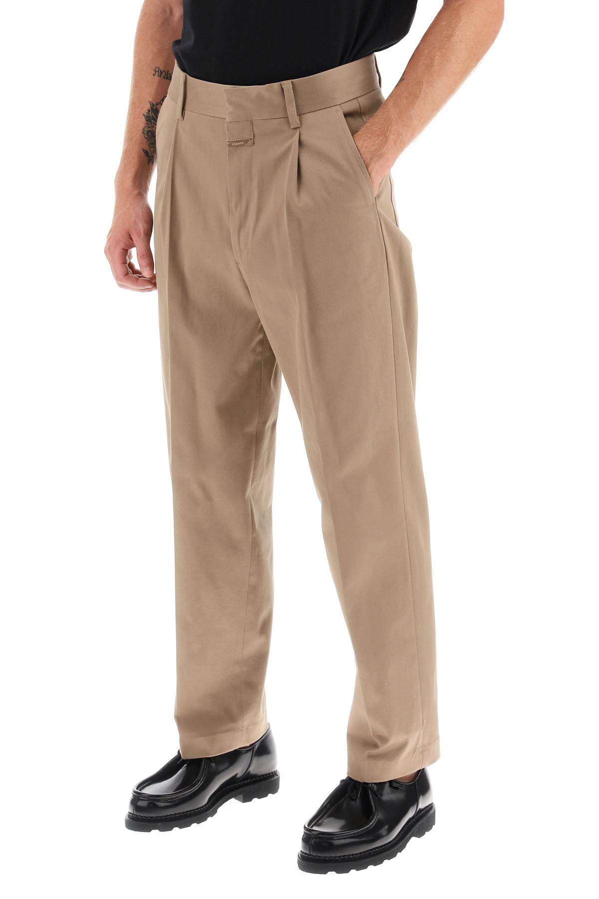 Shop Closed Blomberg Loose Pants With Tapered Leg In Brown Sugar (brown)