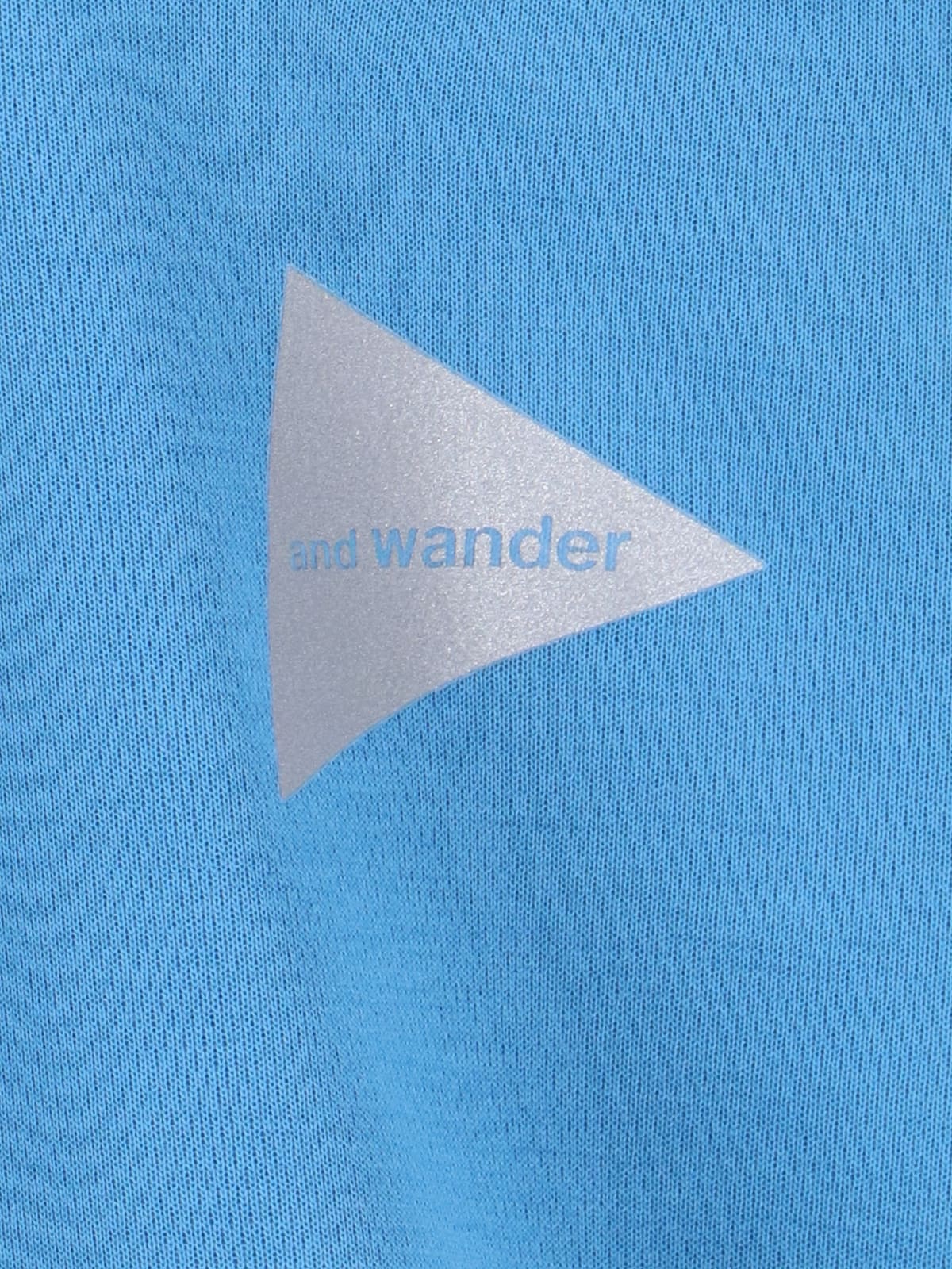 Seamless T-shirt in blue - And Wander