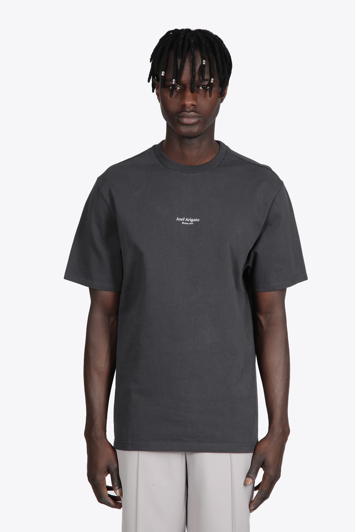 Axel Arigato Focus Logo T-shirt Faded black cotton t-shirt with smal logo print - Focus Logo T-shirt