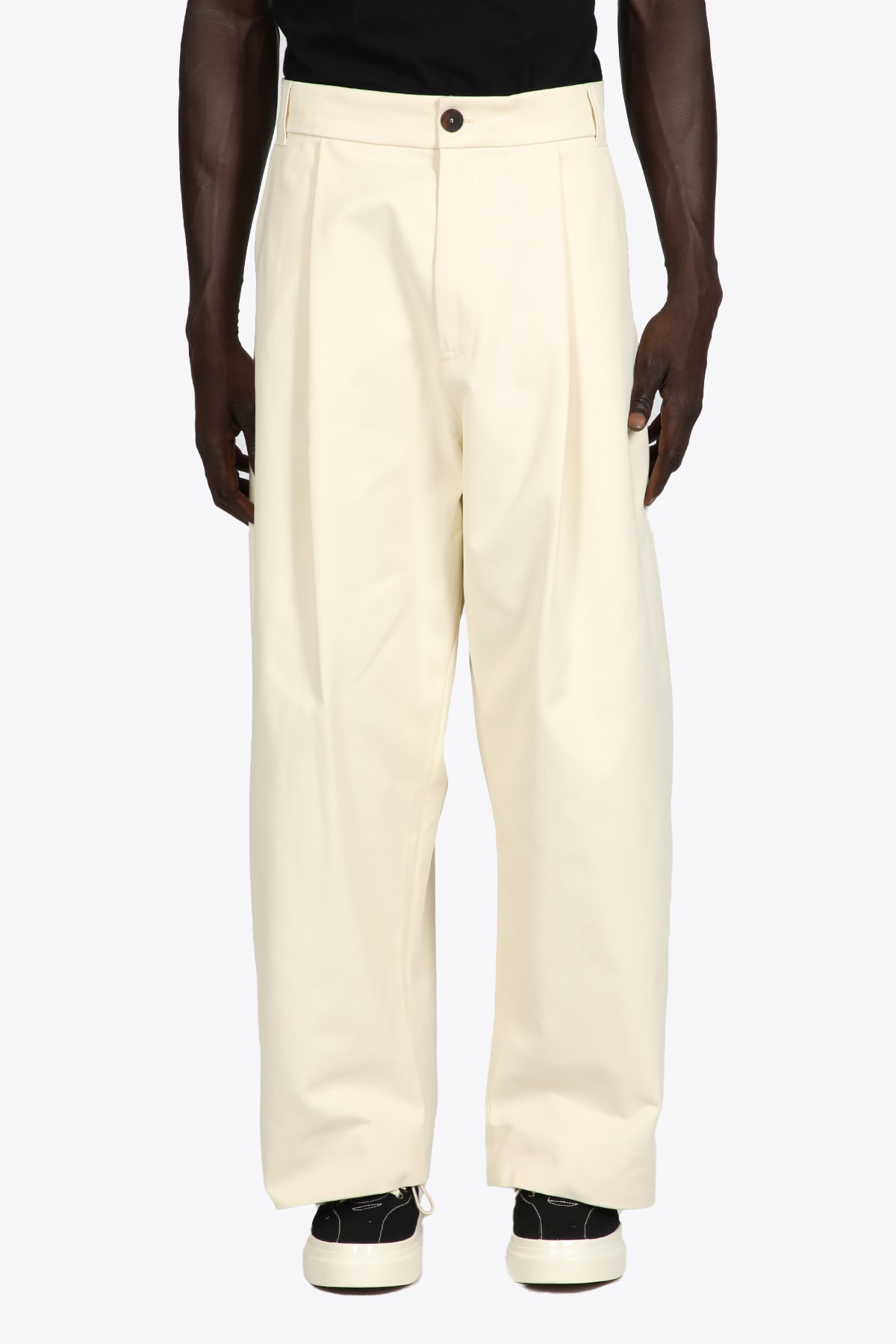 Studio Nicholson Deep Pleat Volume Pant Cream cotton volume pant with front pleat - Sorte