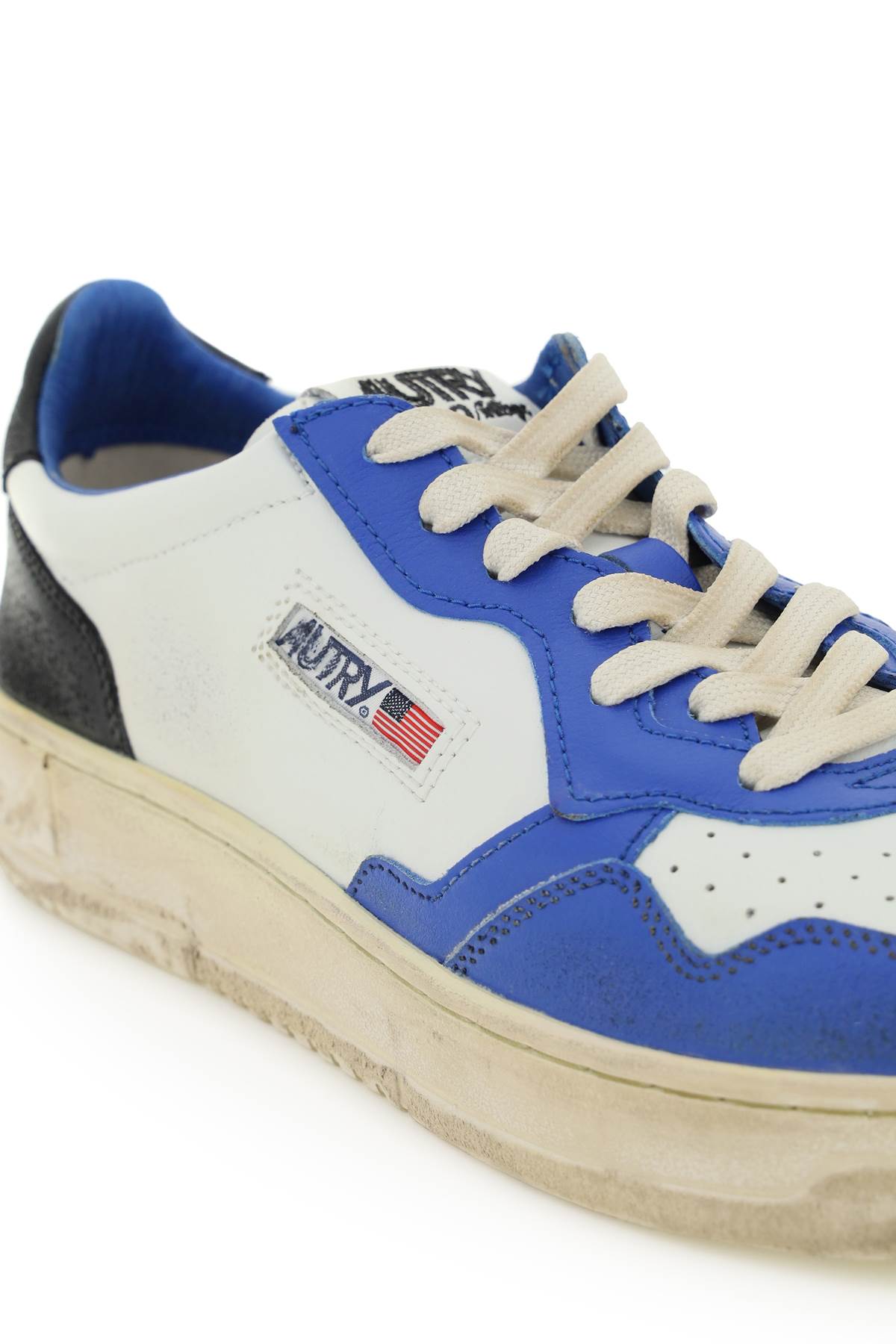 Autry Medalist Low Super Vintage Sneakers In Blue