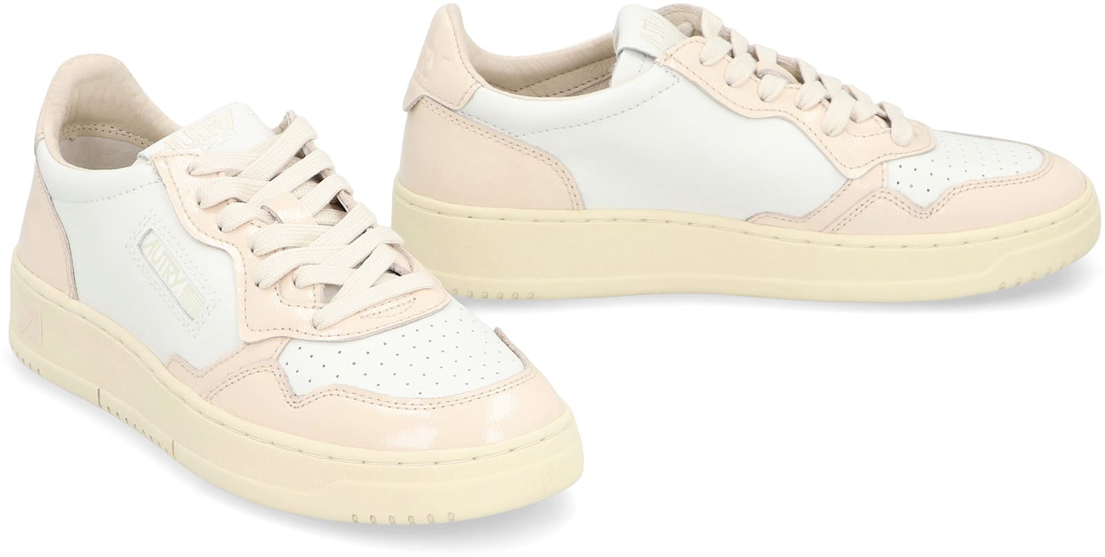 Autry Medalist Low Low-top Leather Sneakers In White