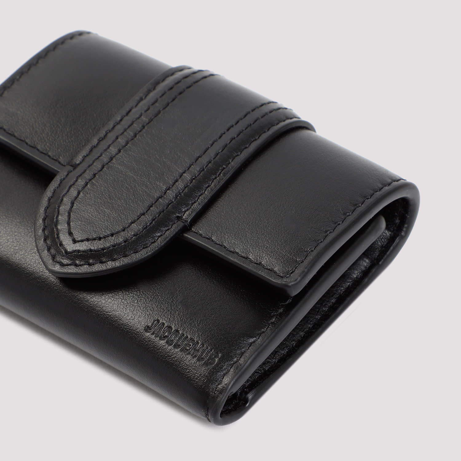 Shop Jacquemus Le Compact Bambino Wallet In Black