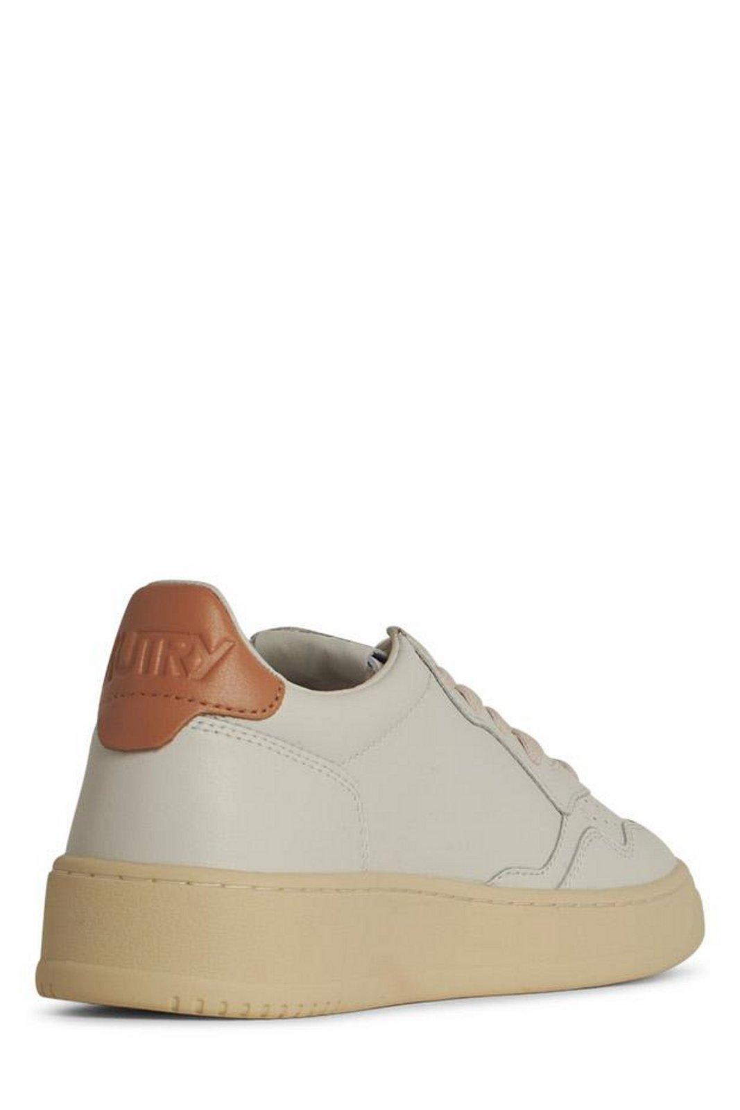 Autry Medalist Low Sneakers In White