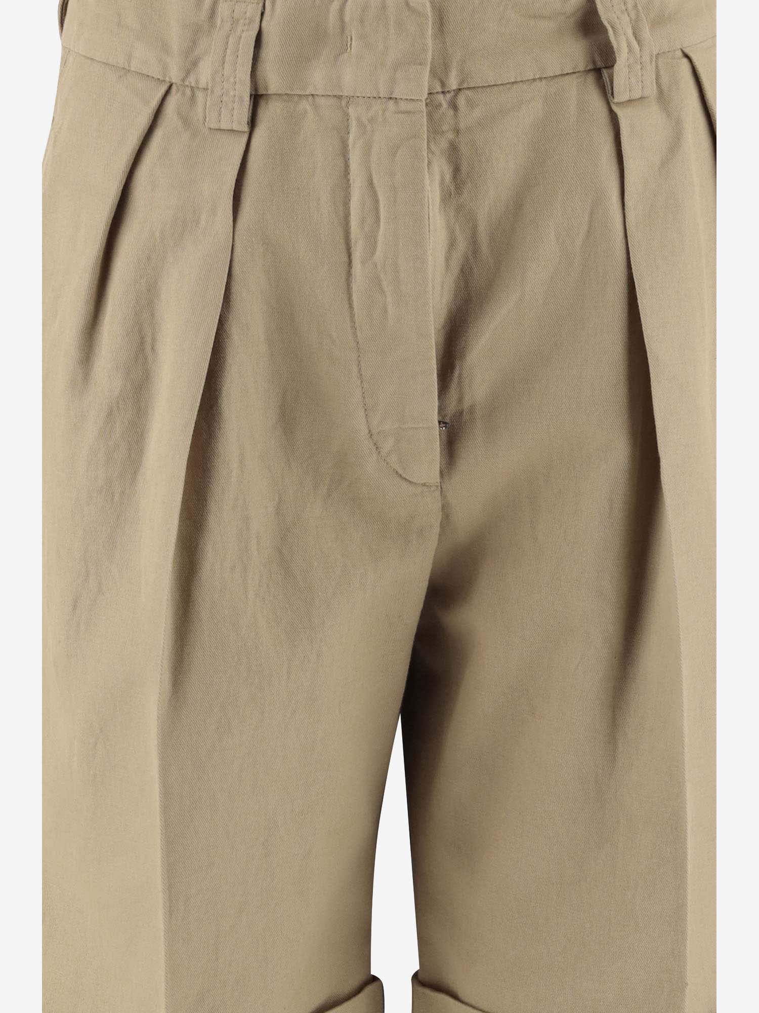 Shop Aspesi Cotton And Linen Short Pants In Beige